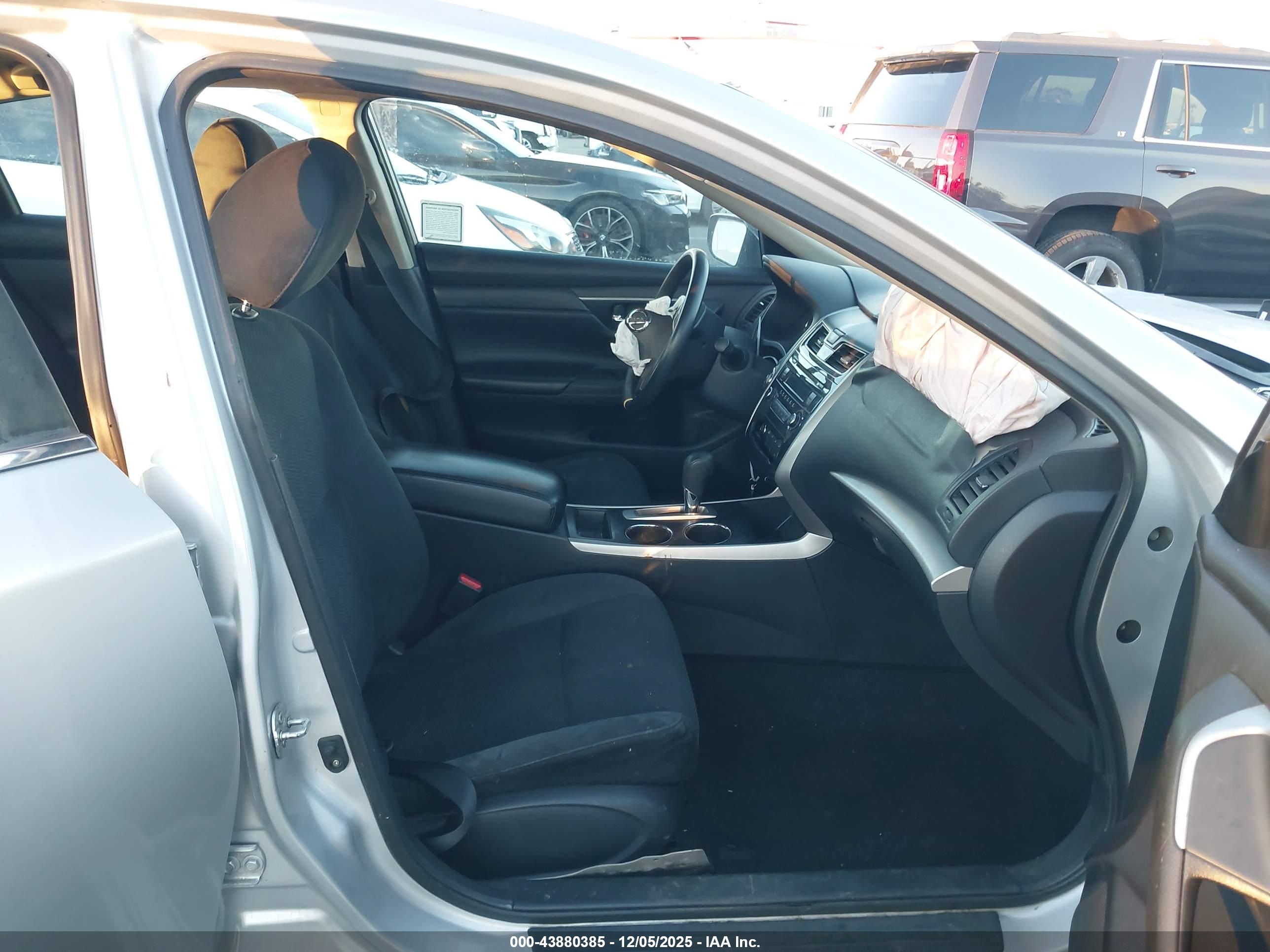 NISSAN ALTIMA image 5