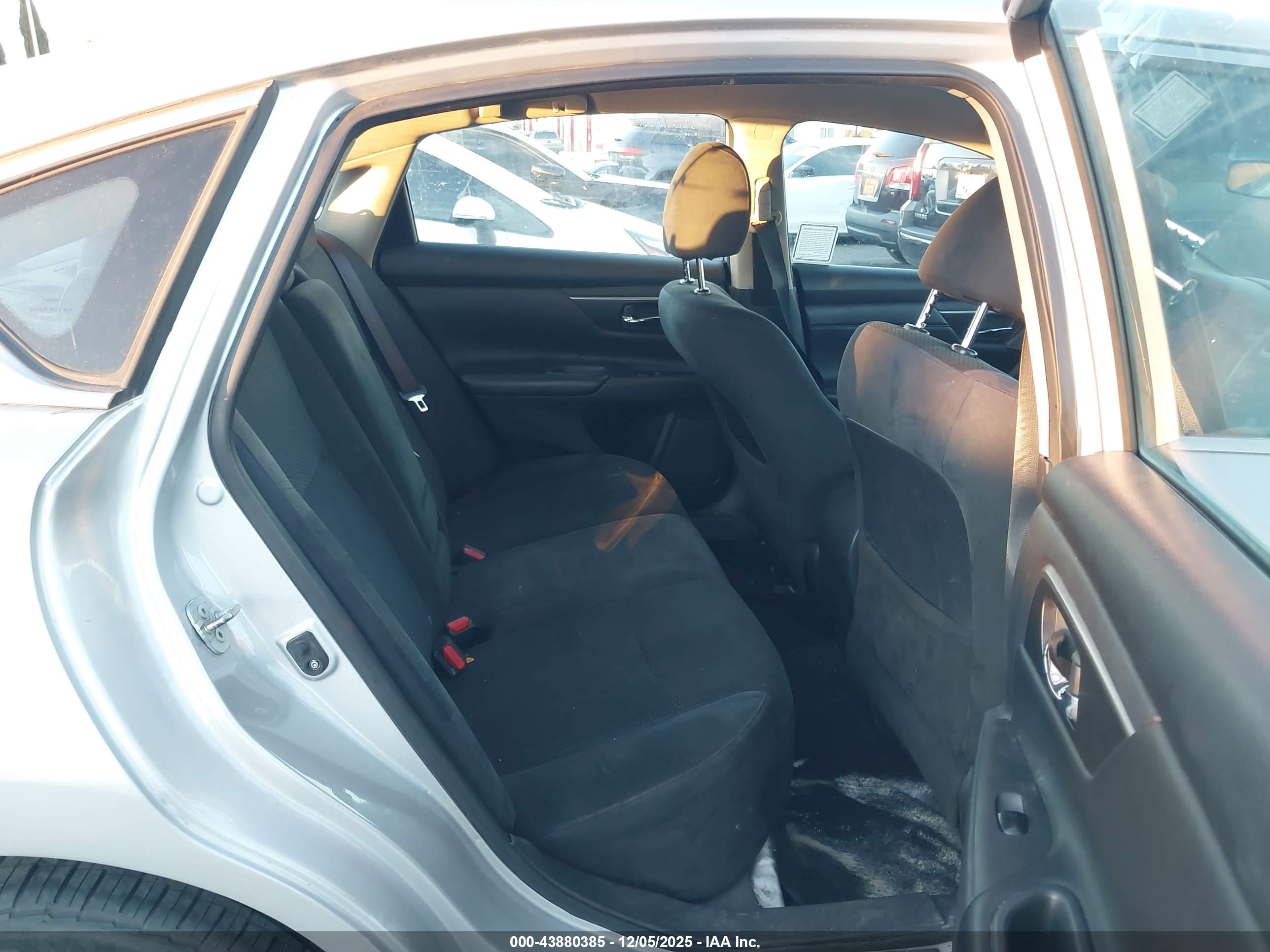 NISSAN ALTIMA image 8