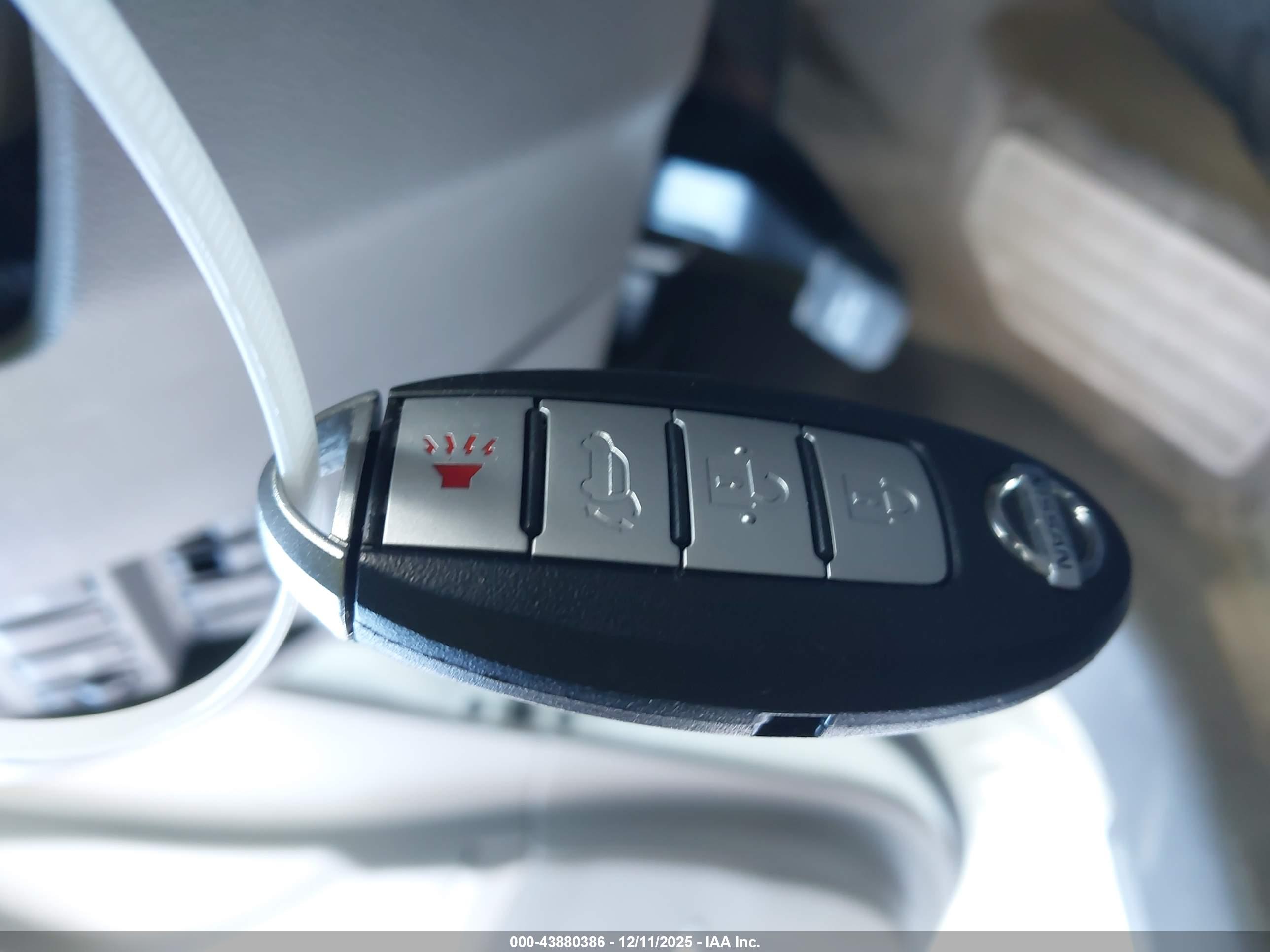 NISSAN MURANO image 11
