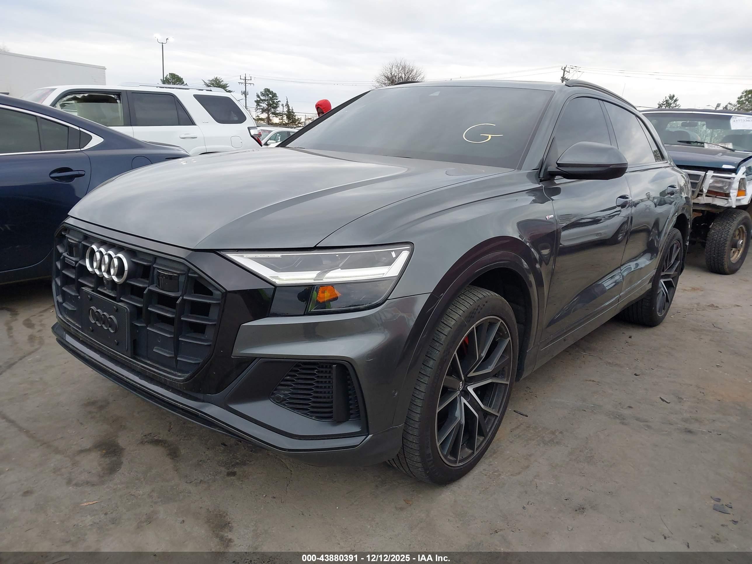 AUDI Q8 image 2