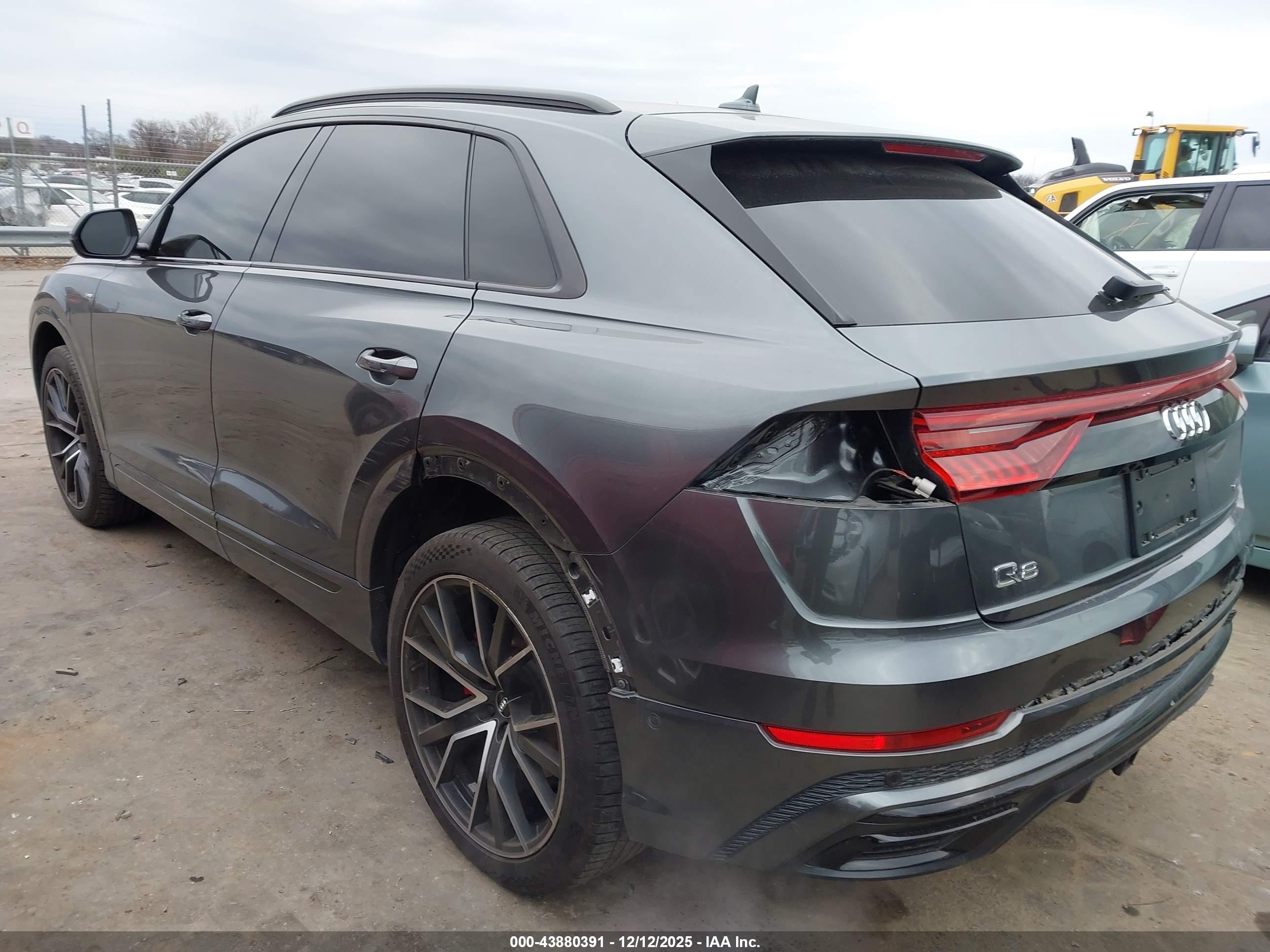 AUDI Q8 image 3