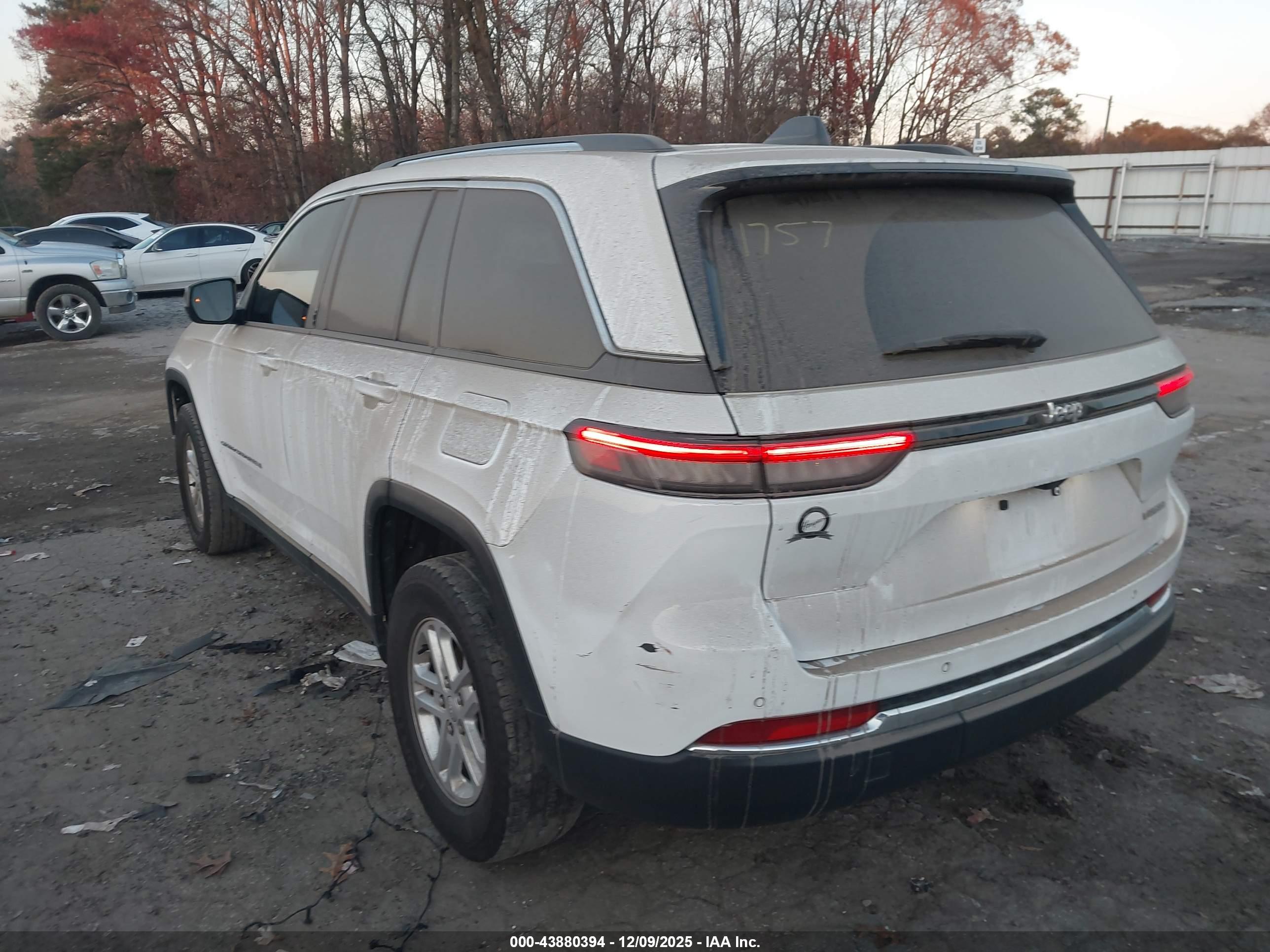 JEEP GRAND image 3
