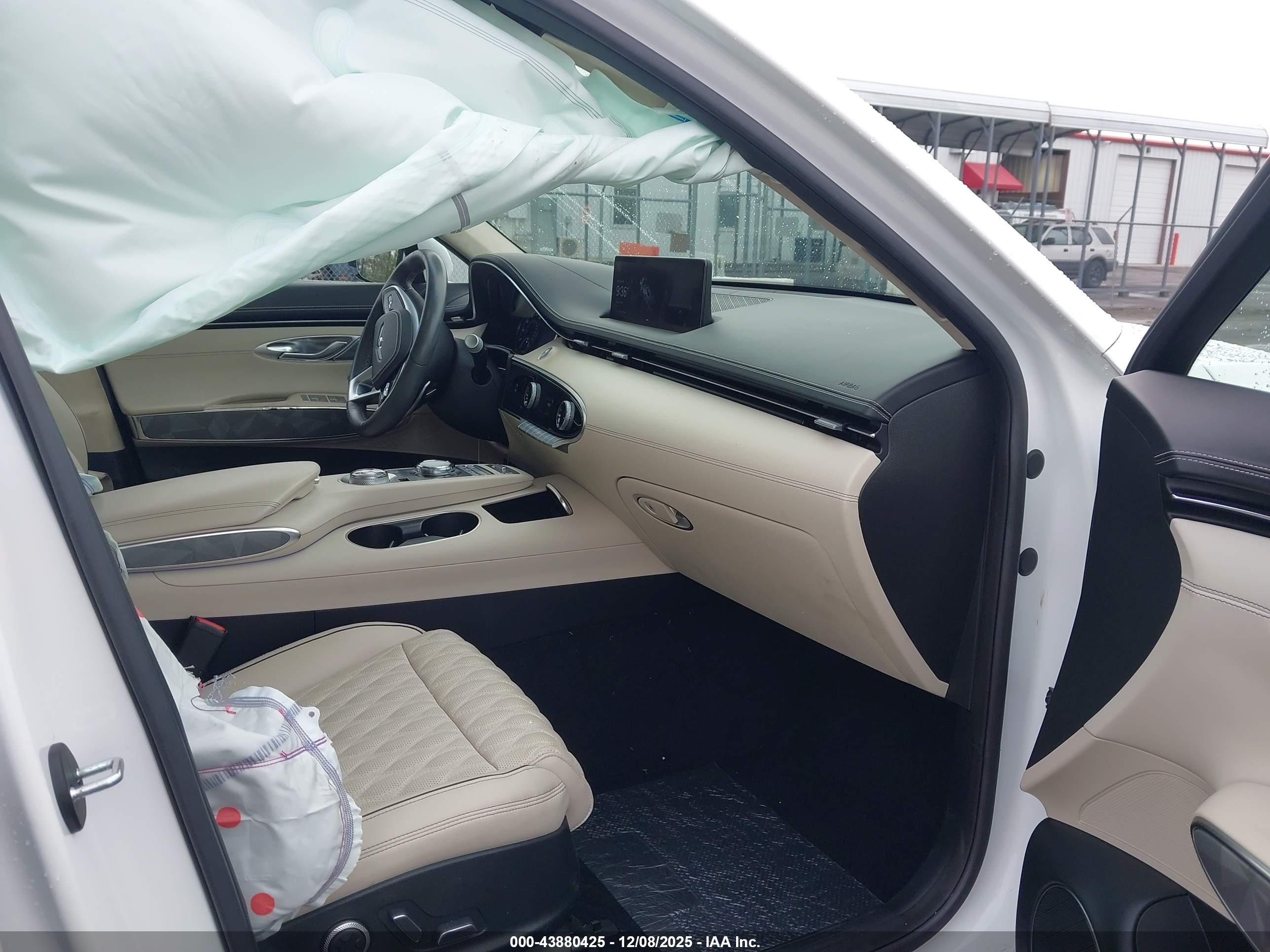 GENESIS GV70 image 5