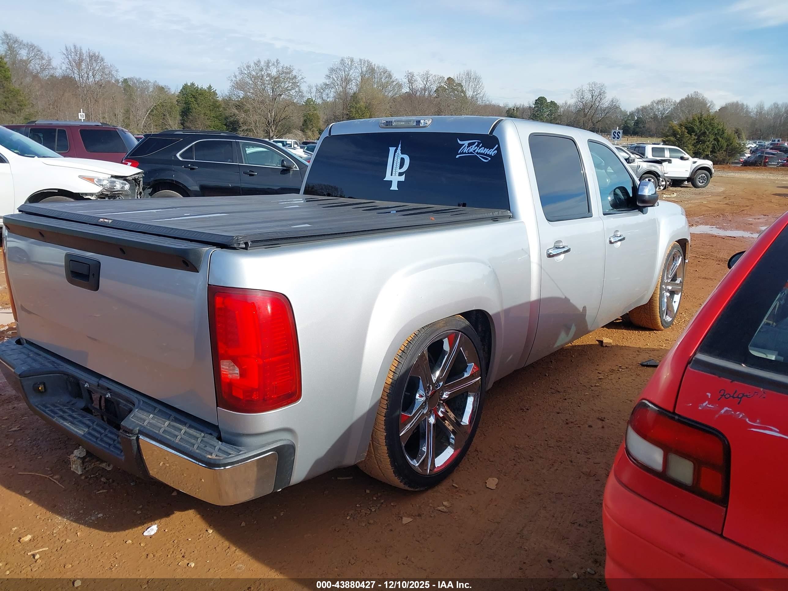 GMC SIERRA image 4