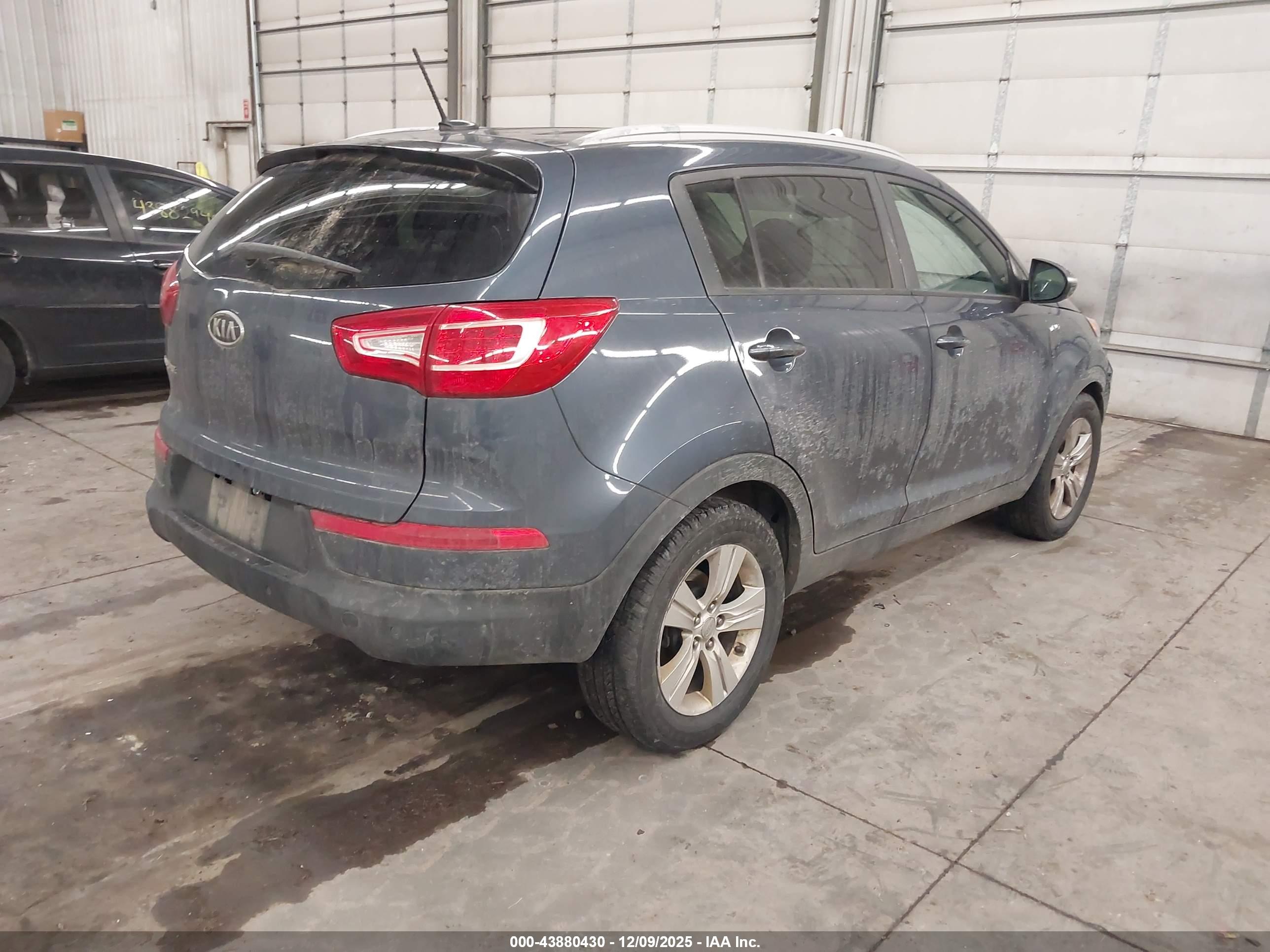 KIA SPORTAGE image 4