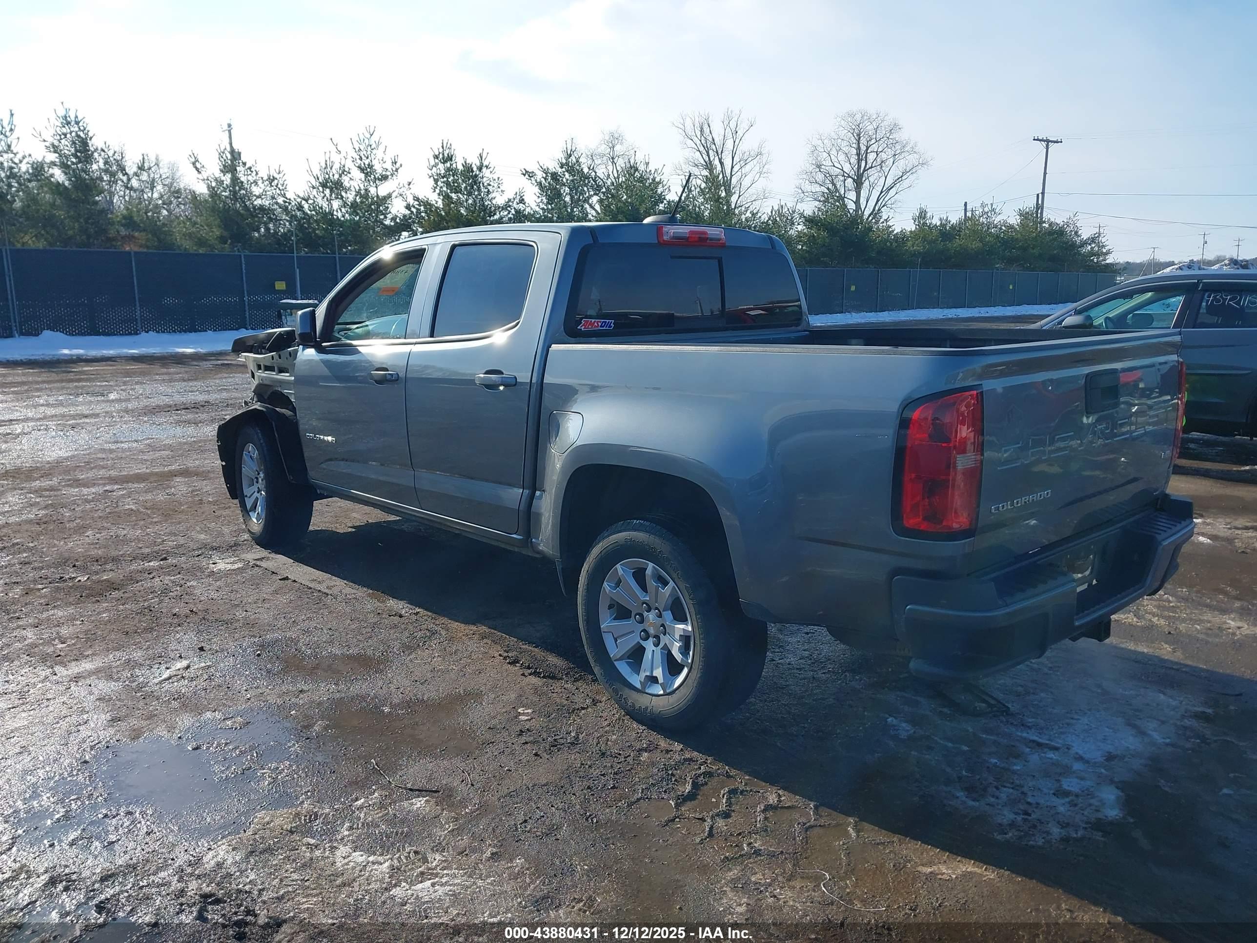 CHEVROLET COLORADO image 3