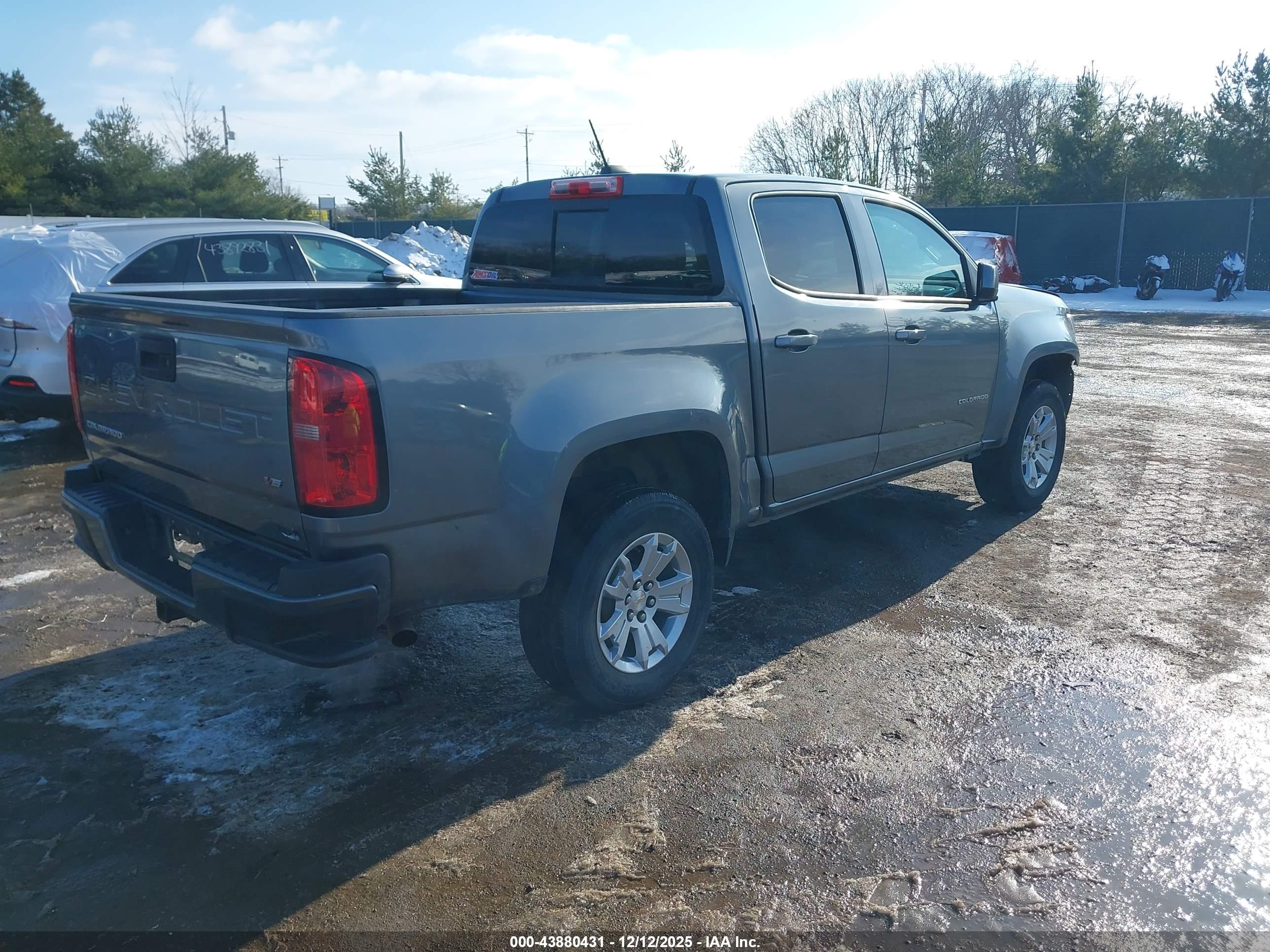 CHEVROLET COLORADO image 4