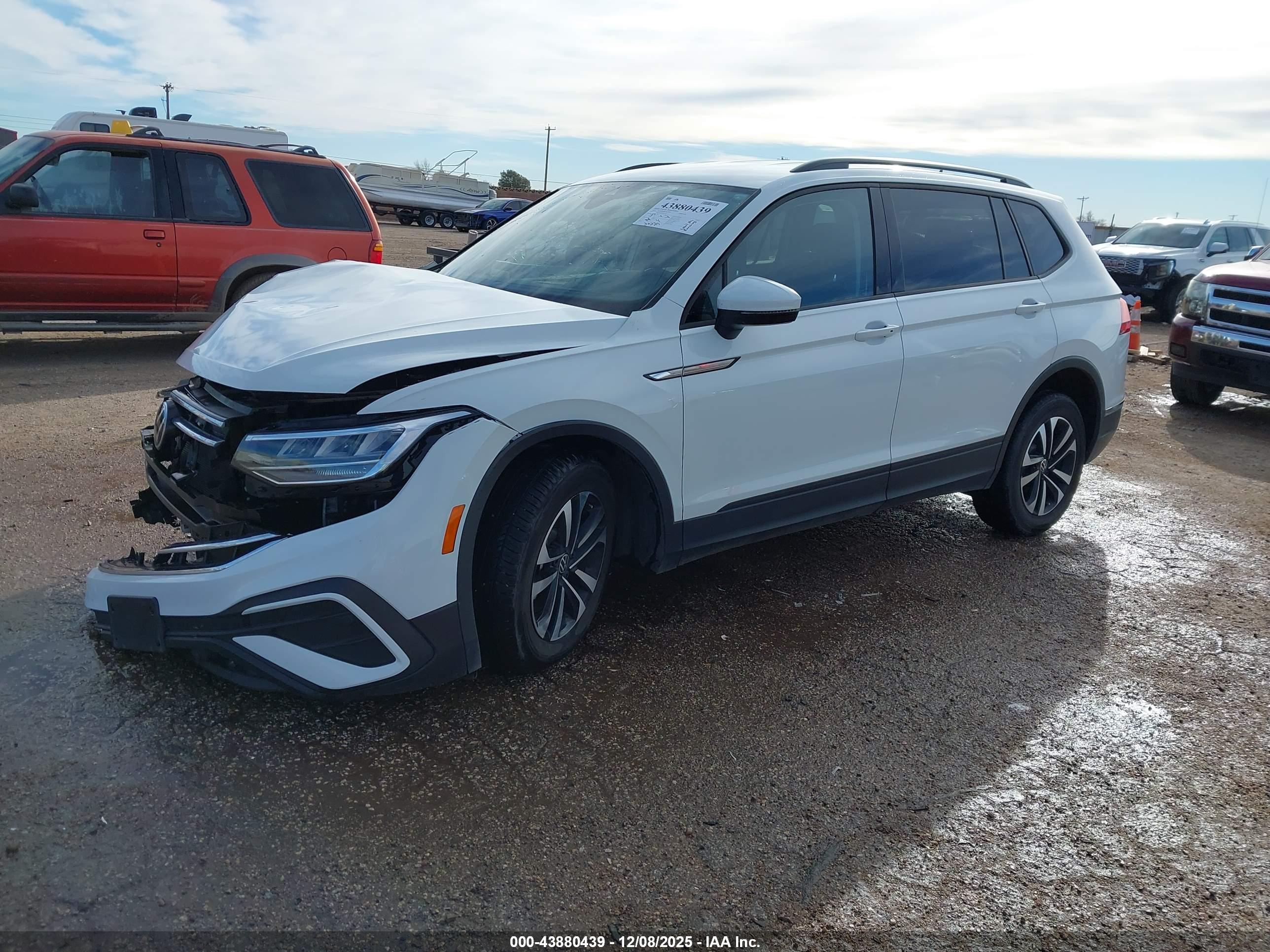 VOLKSWAGEN TIGUAN image 2