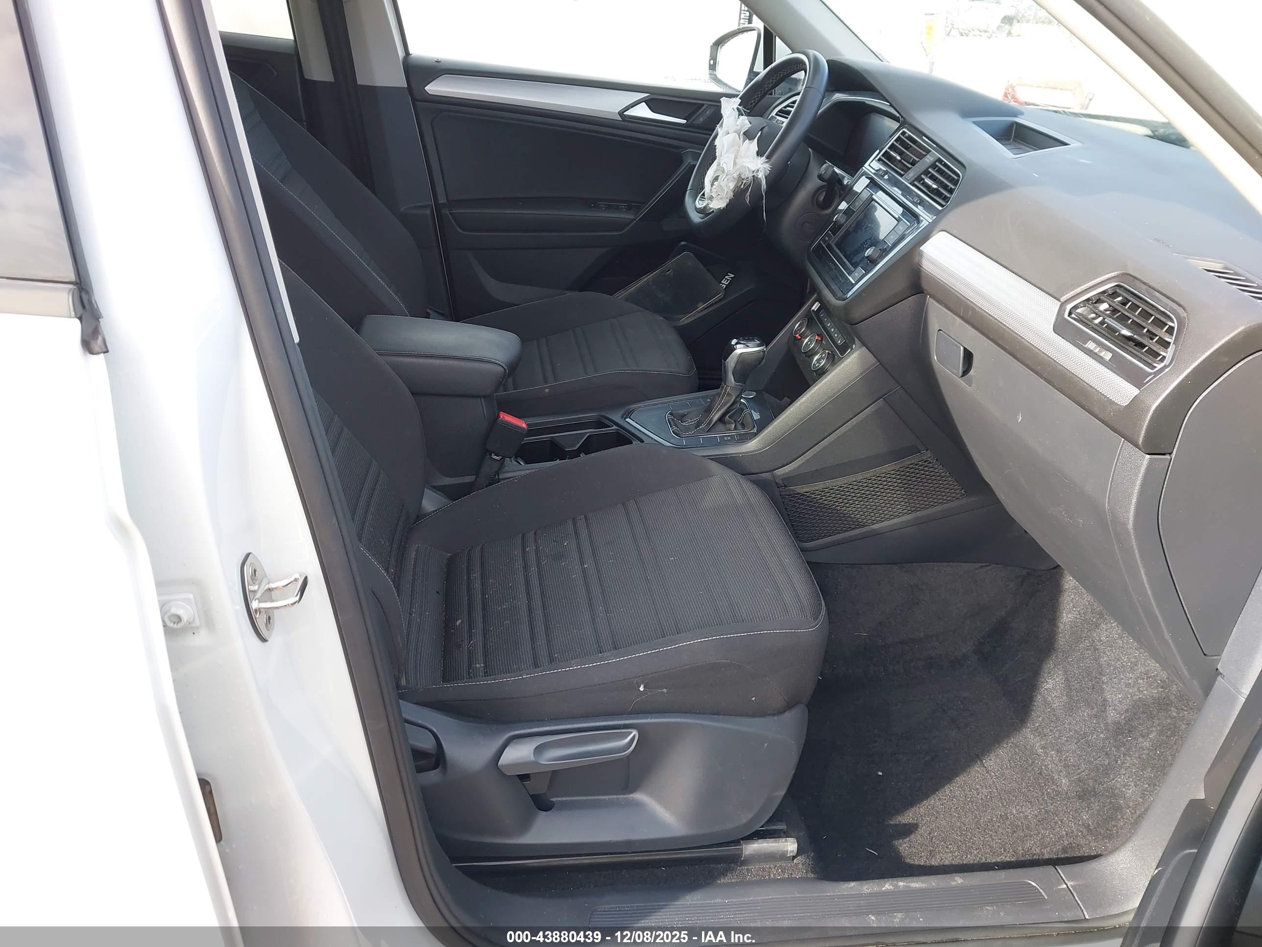 VOLKSWAGEN TIGUAN image 5
