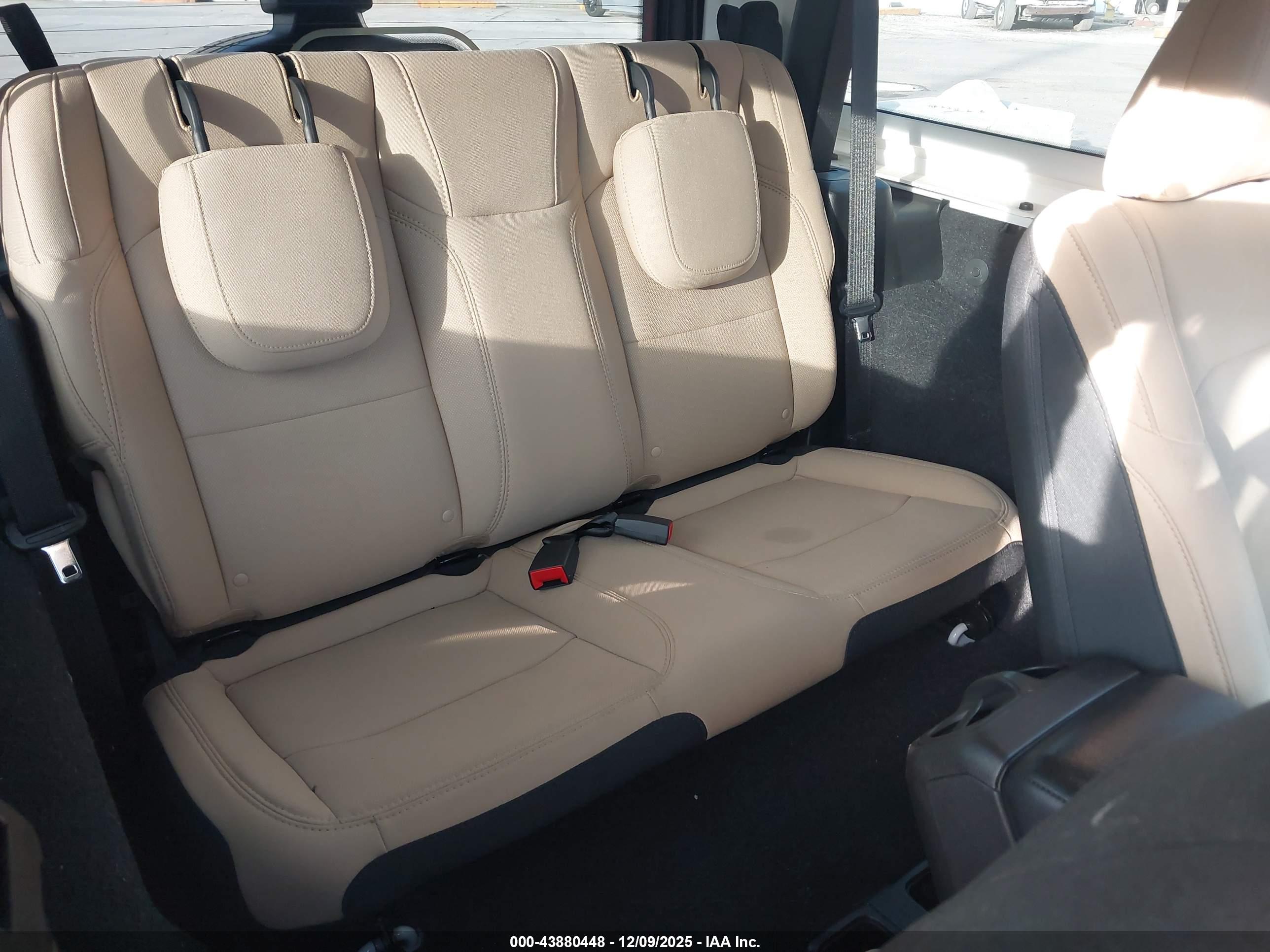 JEEP WRANGLER image 8