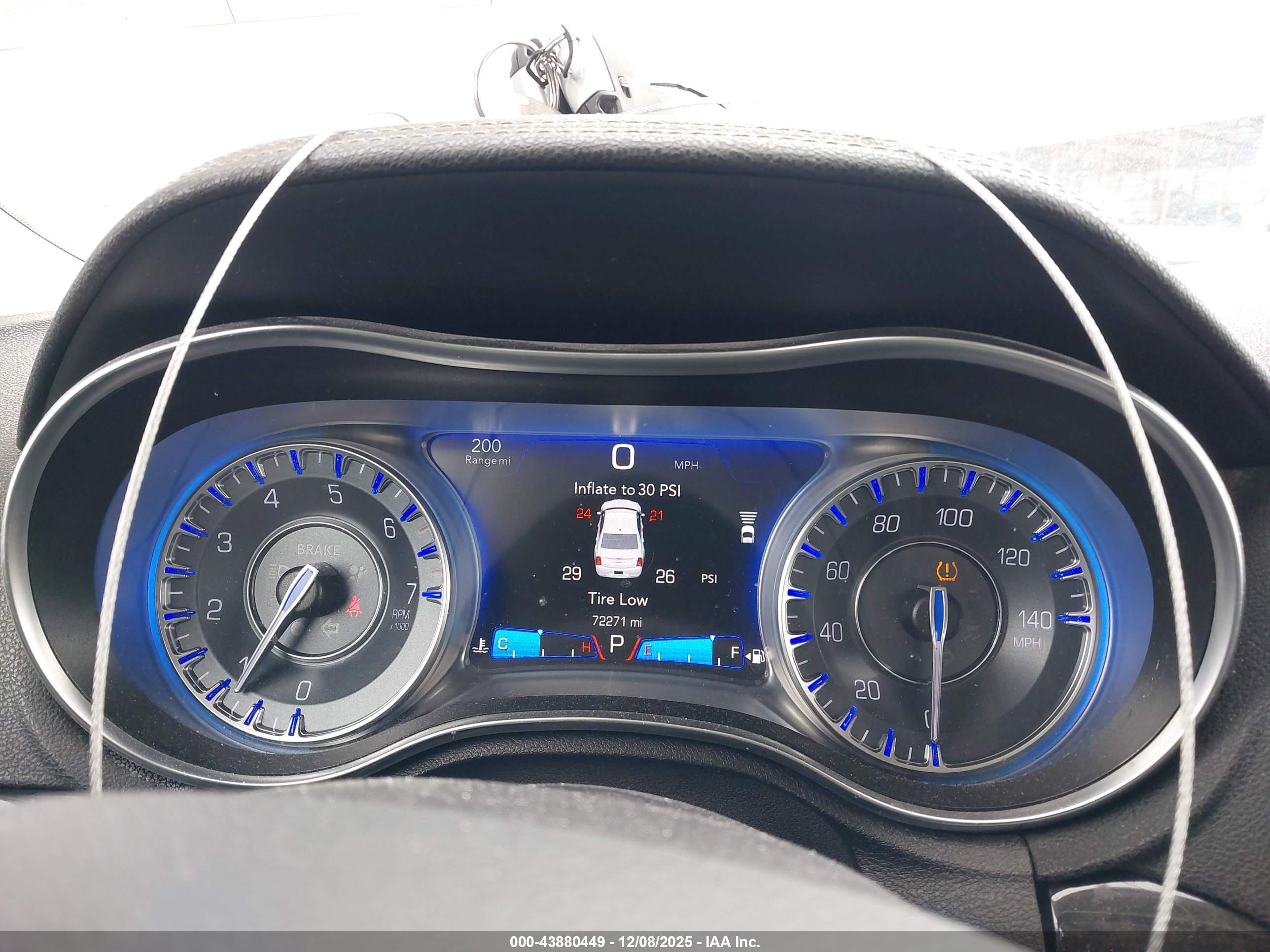 CHRYSLER 300C image 7