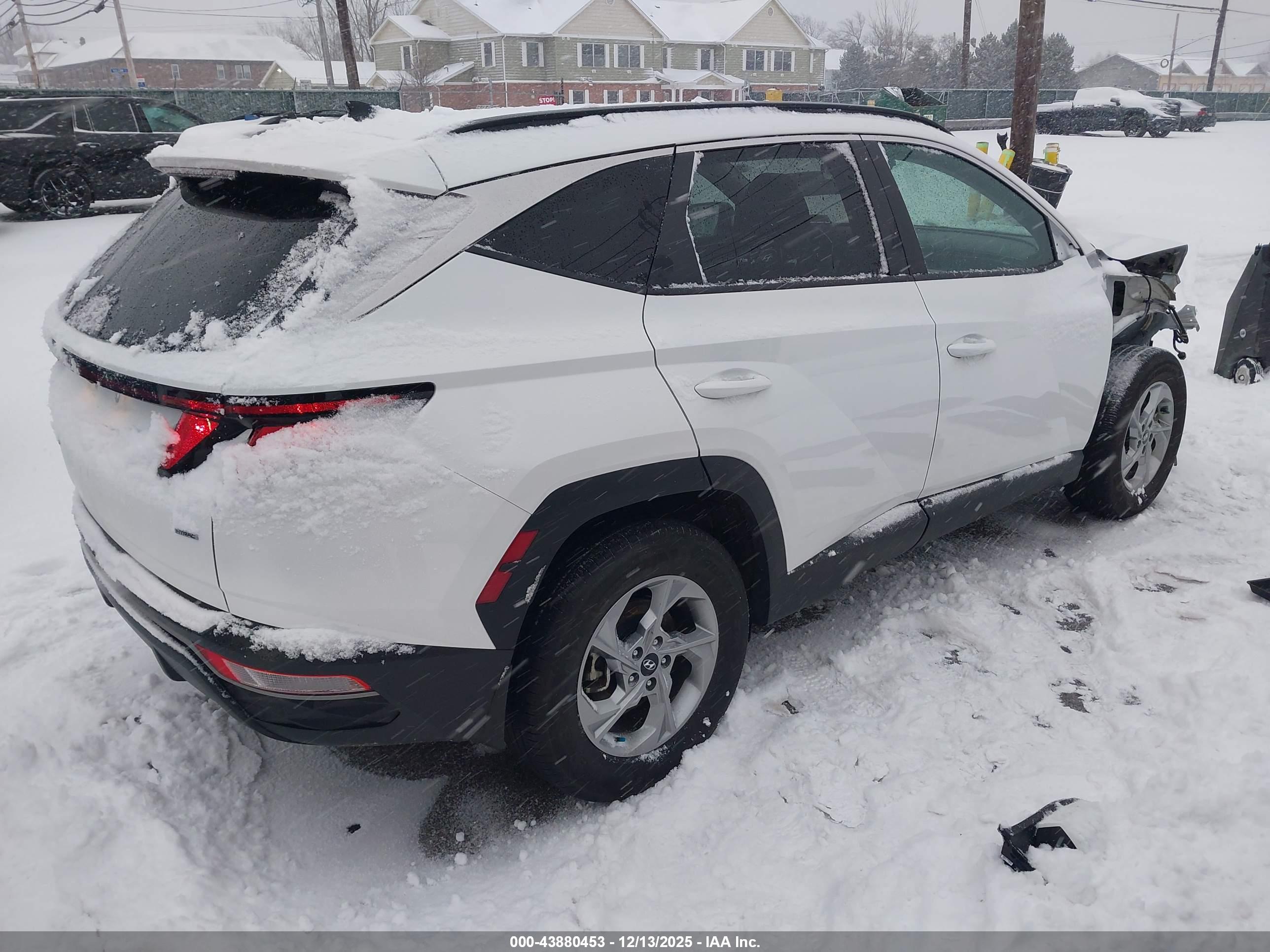 HYUNDAI TUCSON image 4