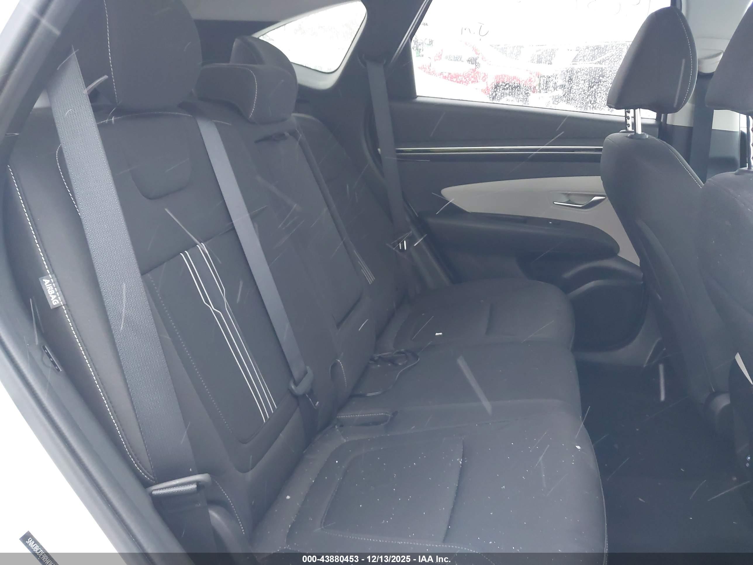 HYUNDAI TUCSON image 8