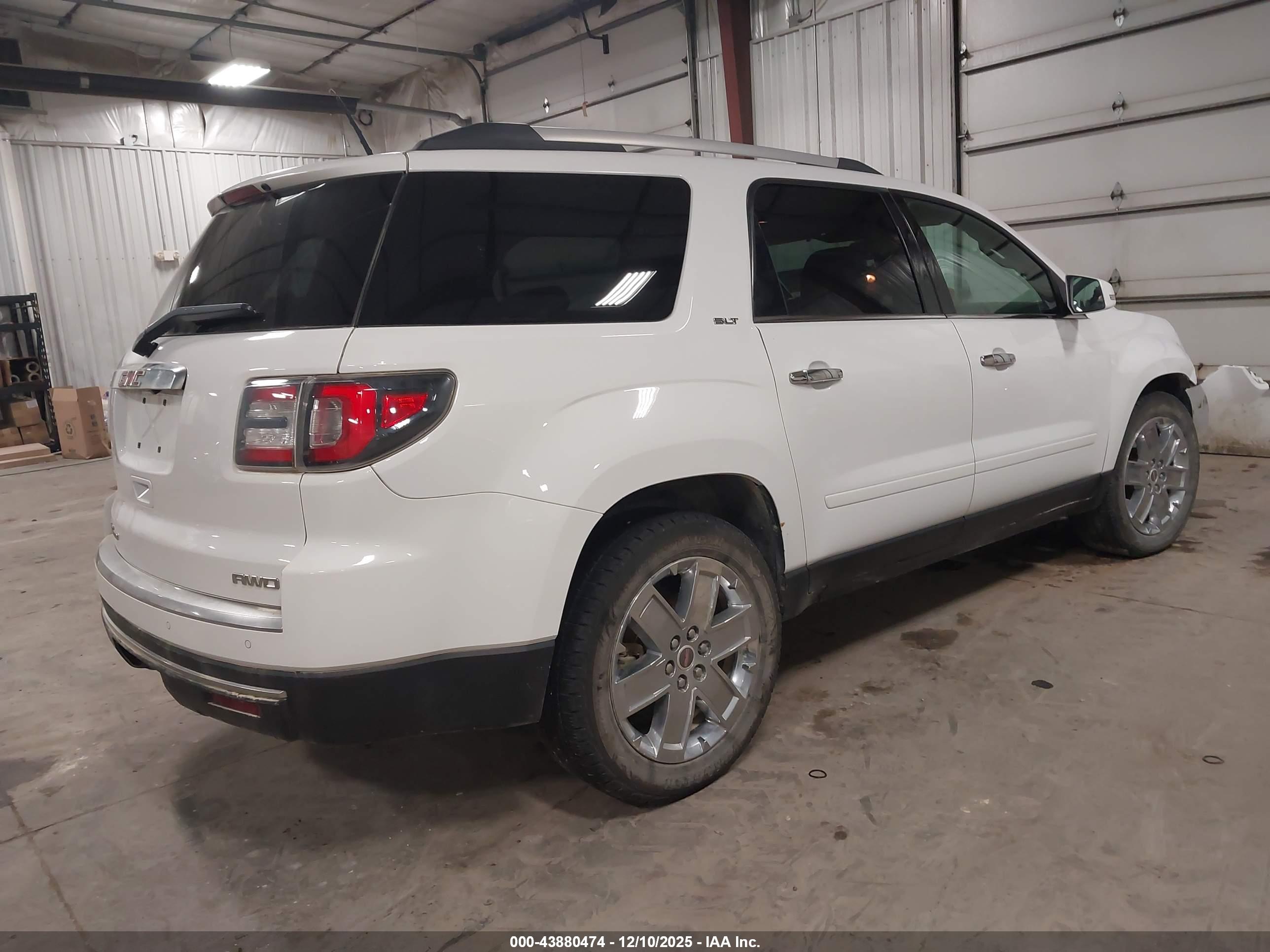 GMC ACADIA image 4