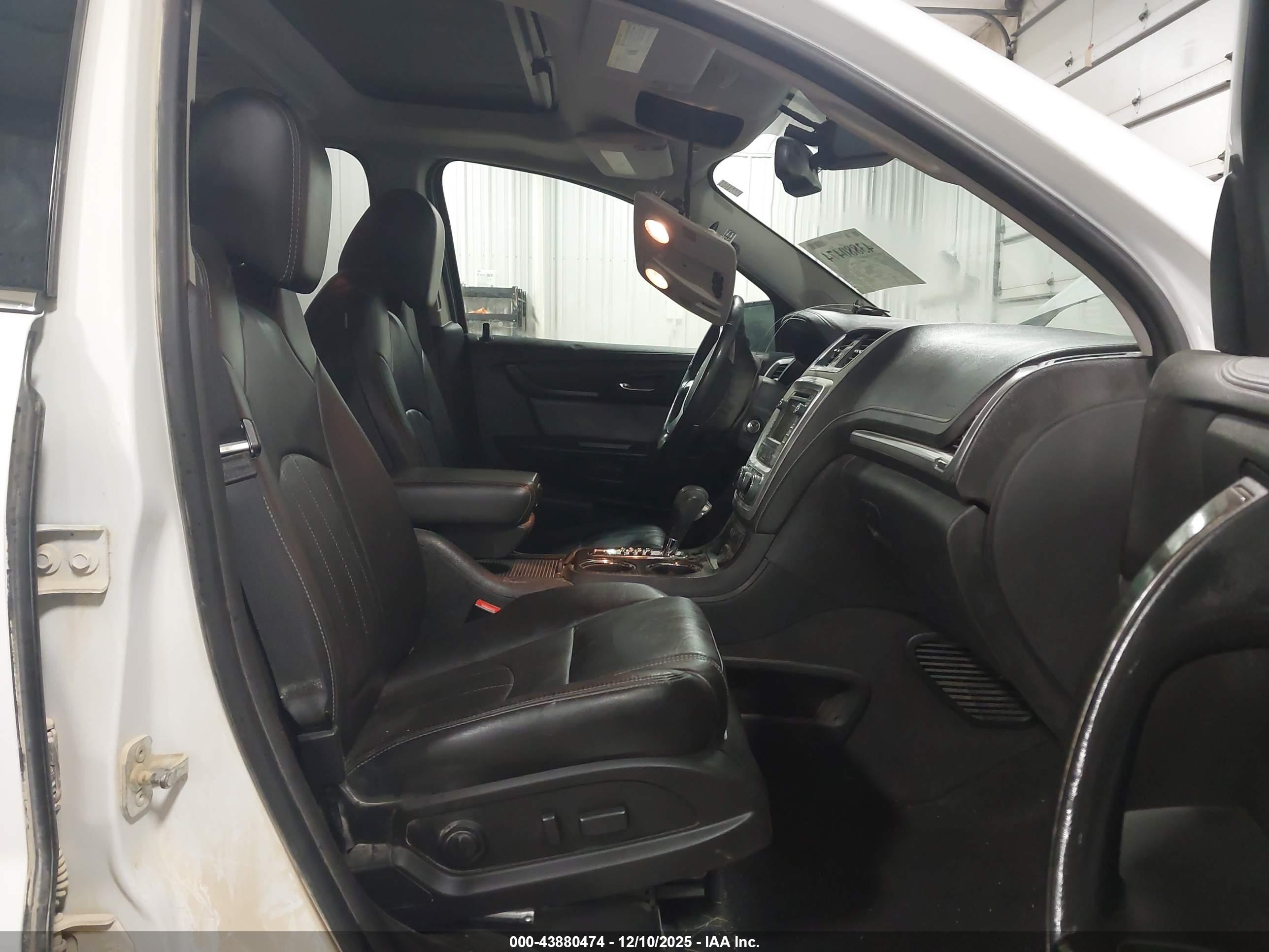 GMC ACADIA image 5