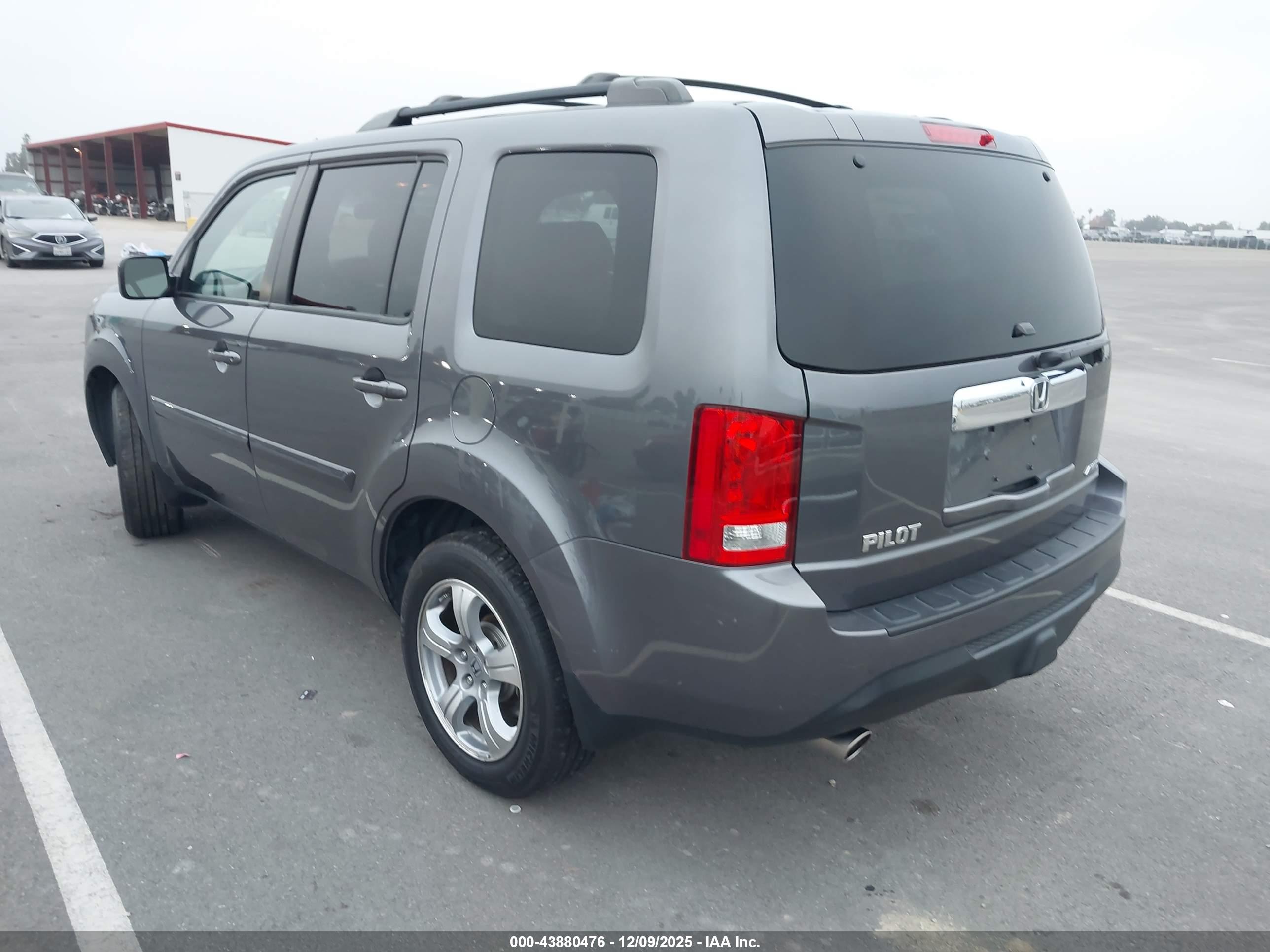 HONDA PILOT image 3