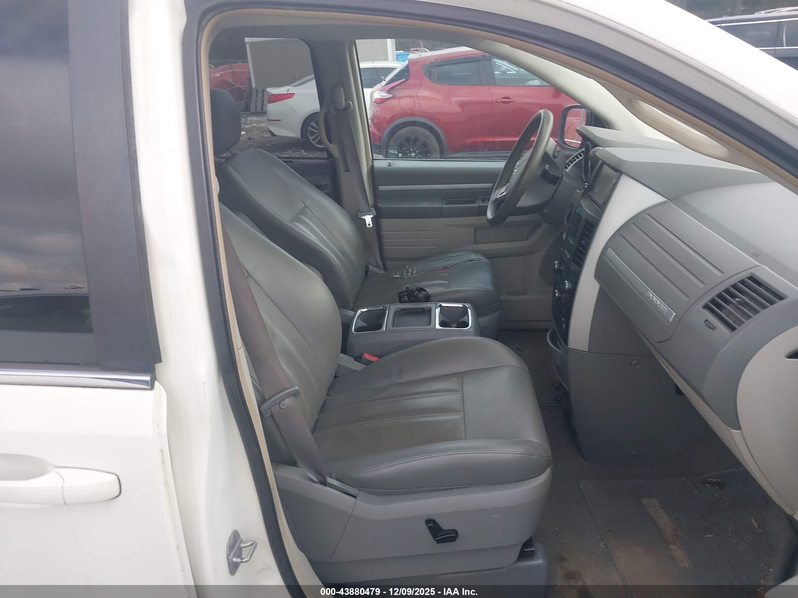 DODGE GRAND image 5