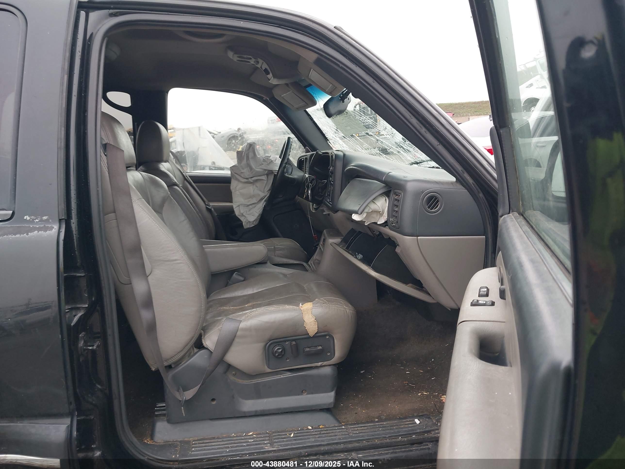 CHEVROLET TAHOE image 5