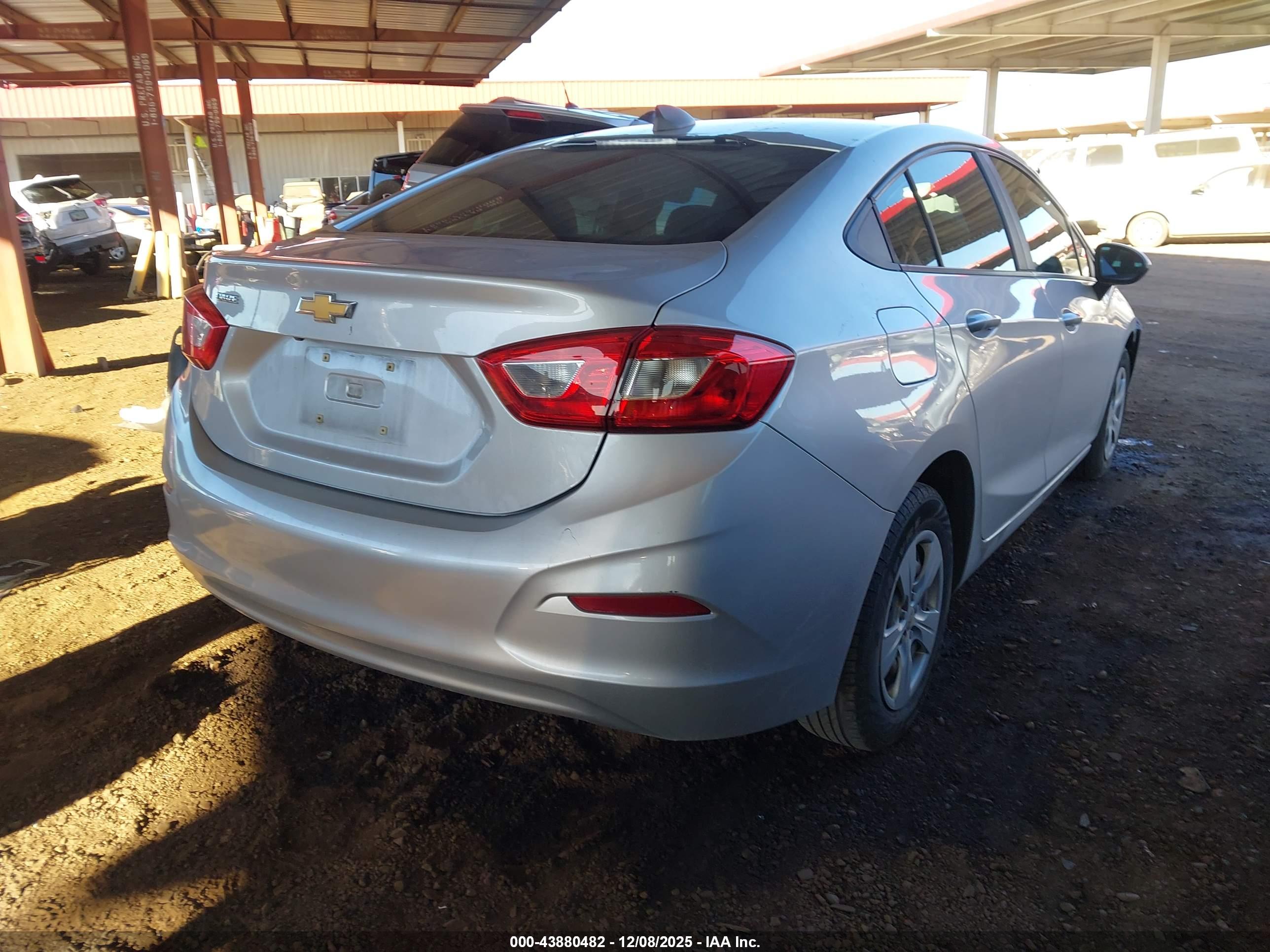 CHEVROLET CRUZE image 4