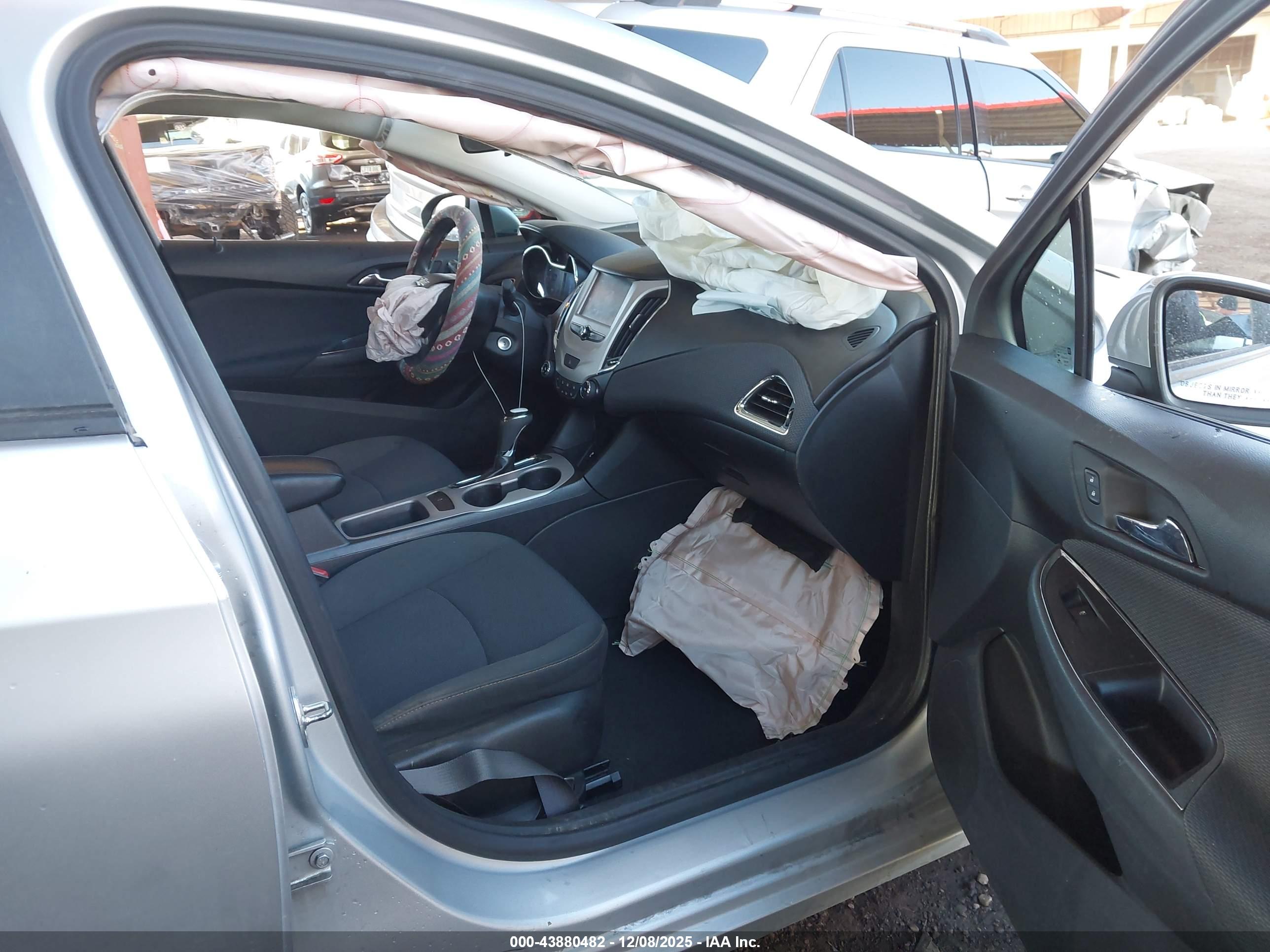 CHEVROLET CRUZE image 5