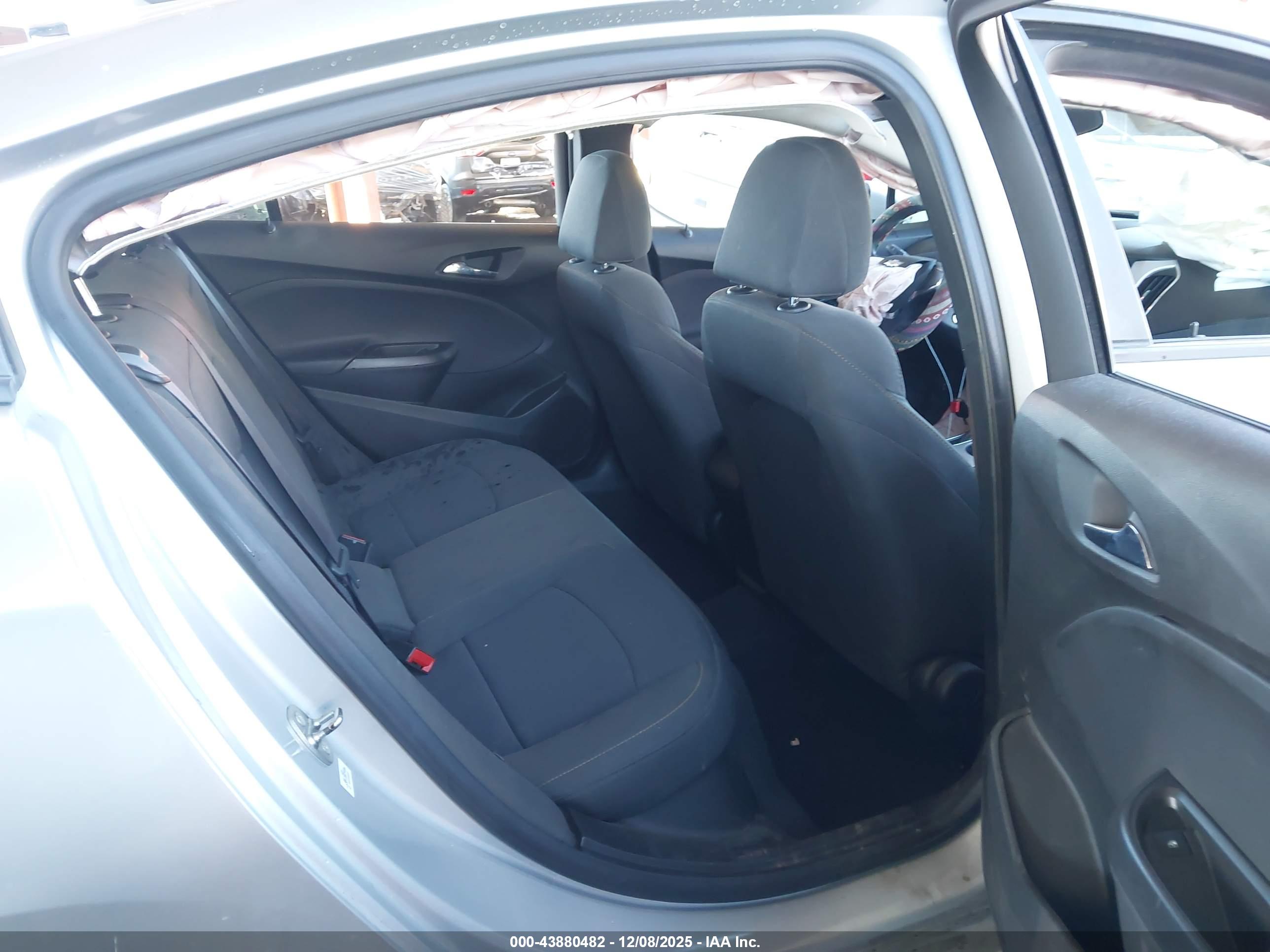 CHEVROLET CRUZE image 8