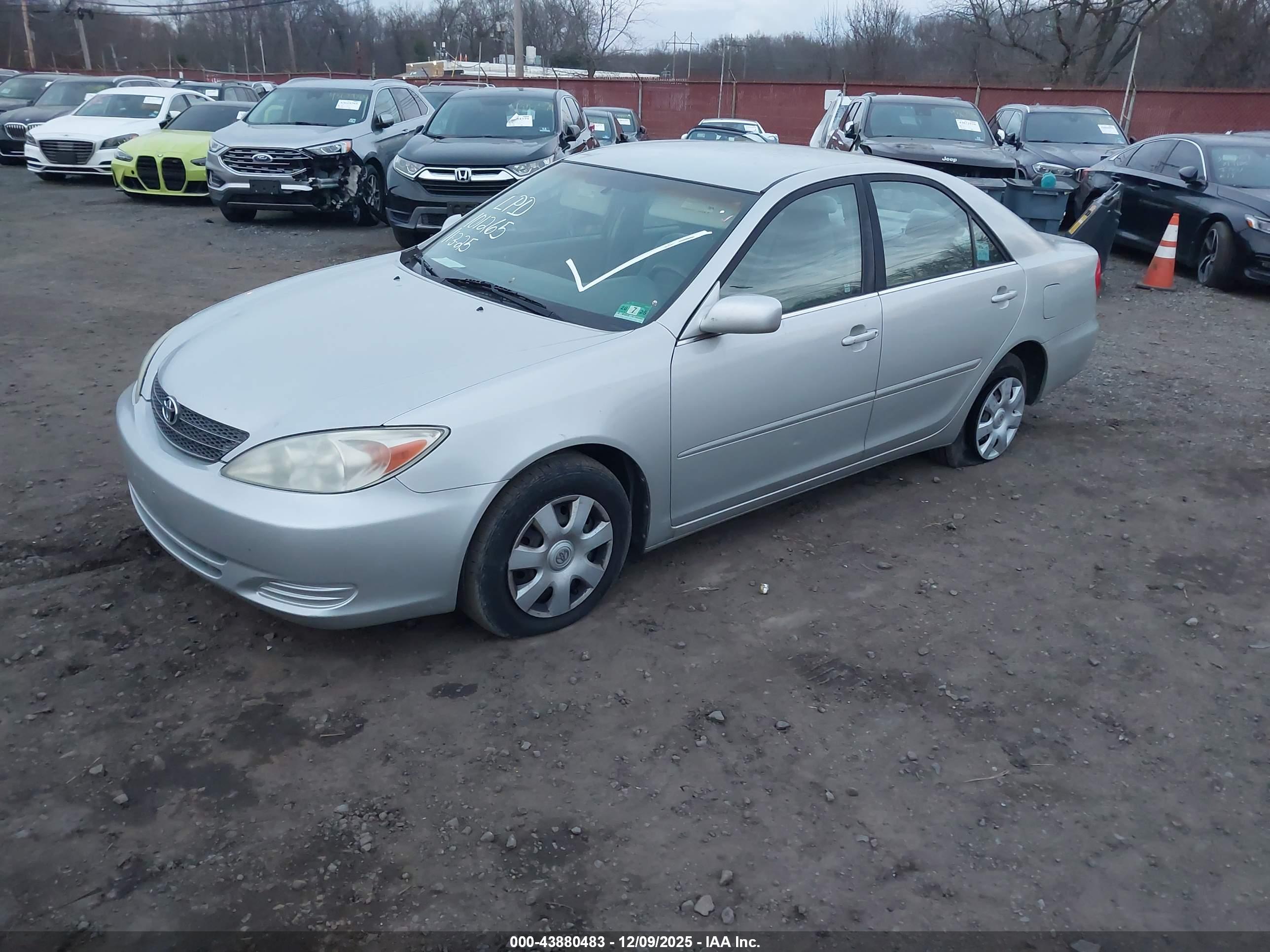 TOYOTA CAMRY image 2