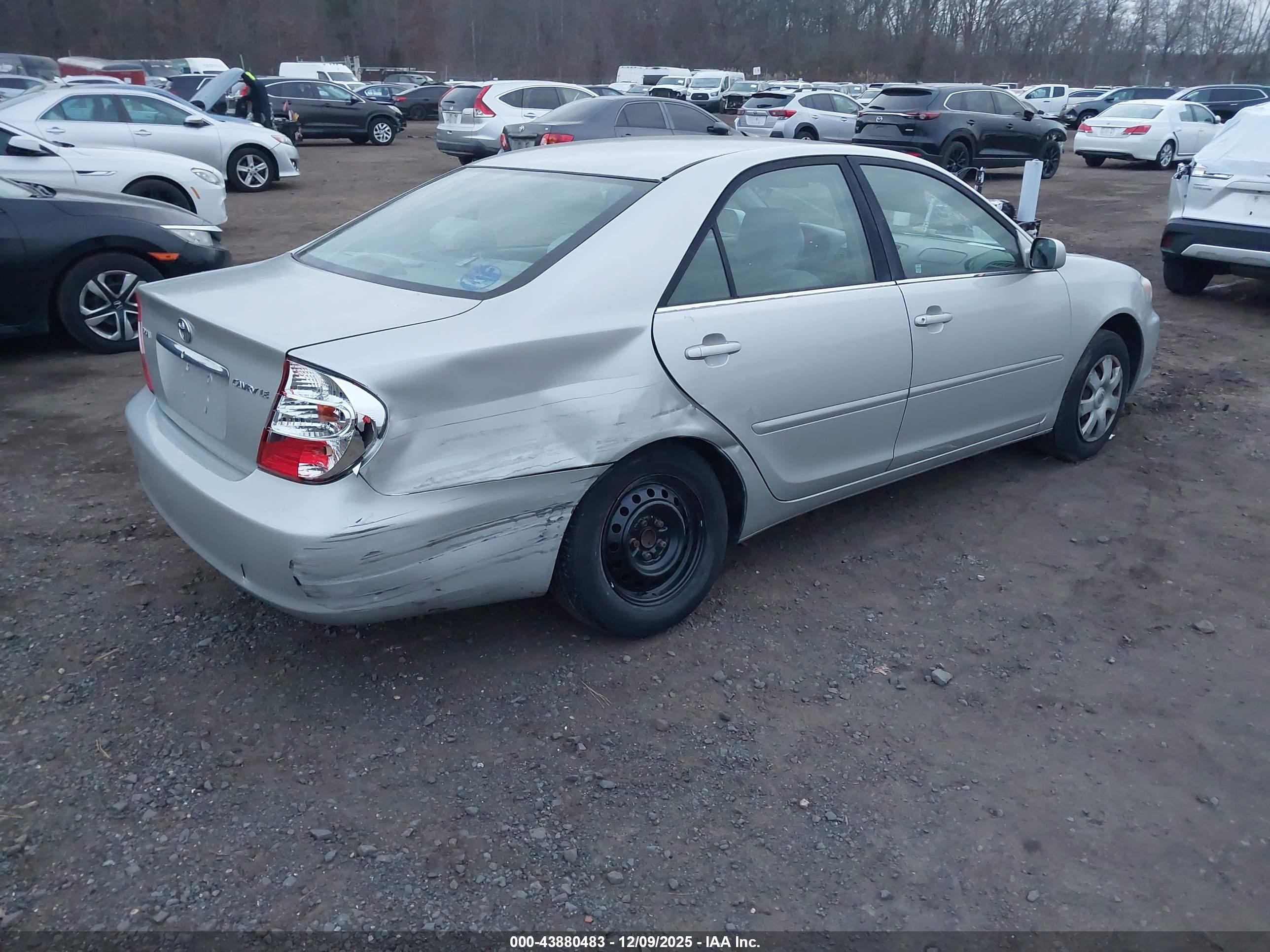 TOYOTA CAMRY image 4