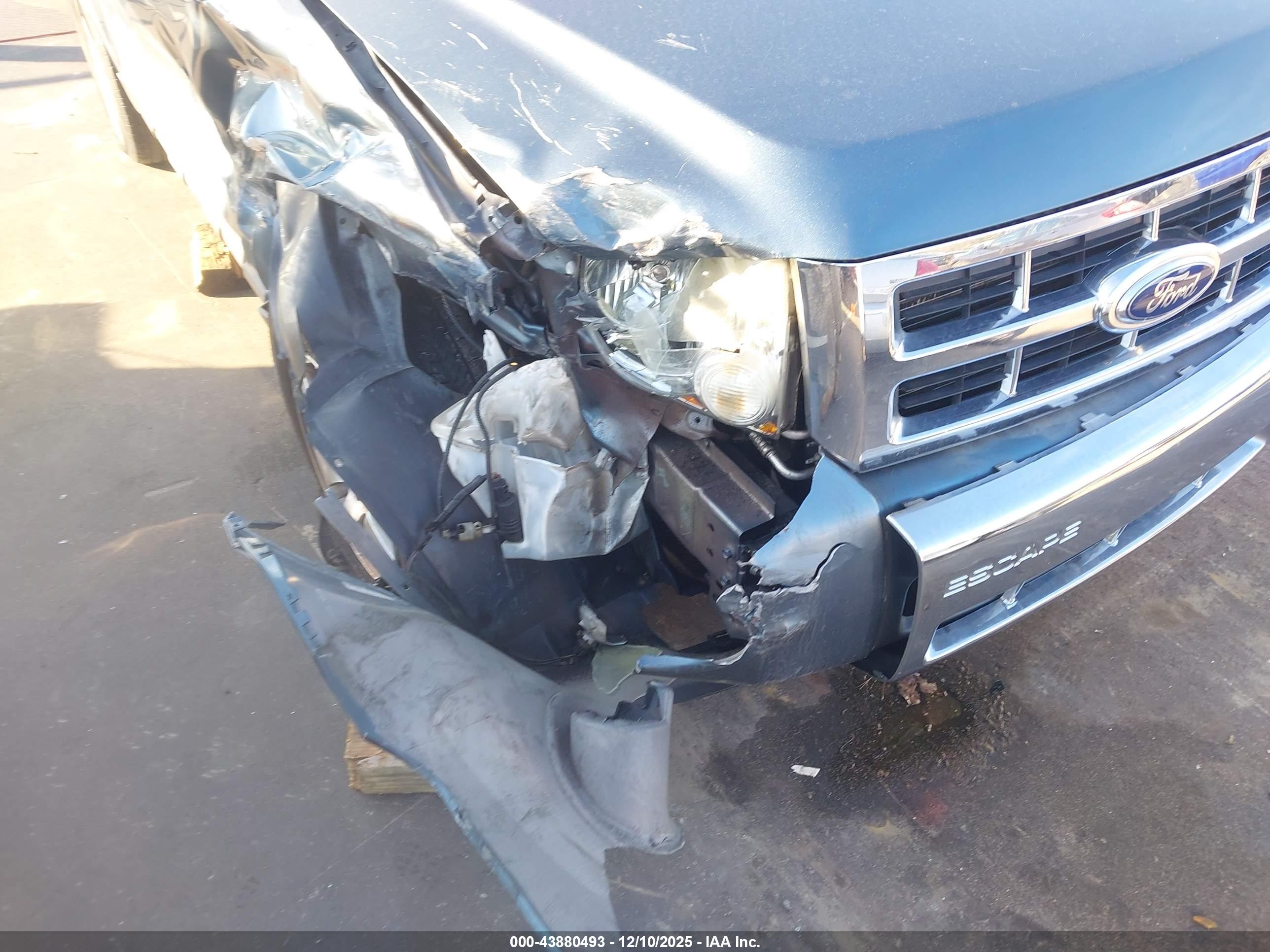FORD ESCAPE image 6