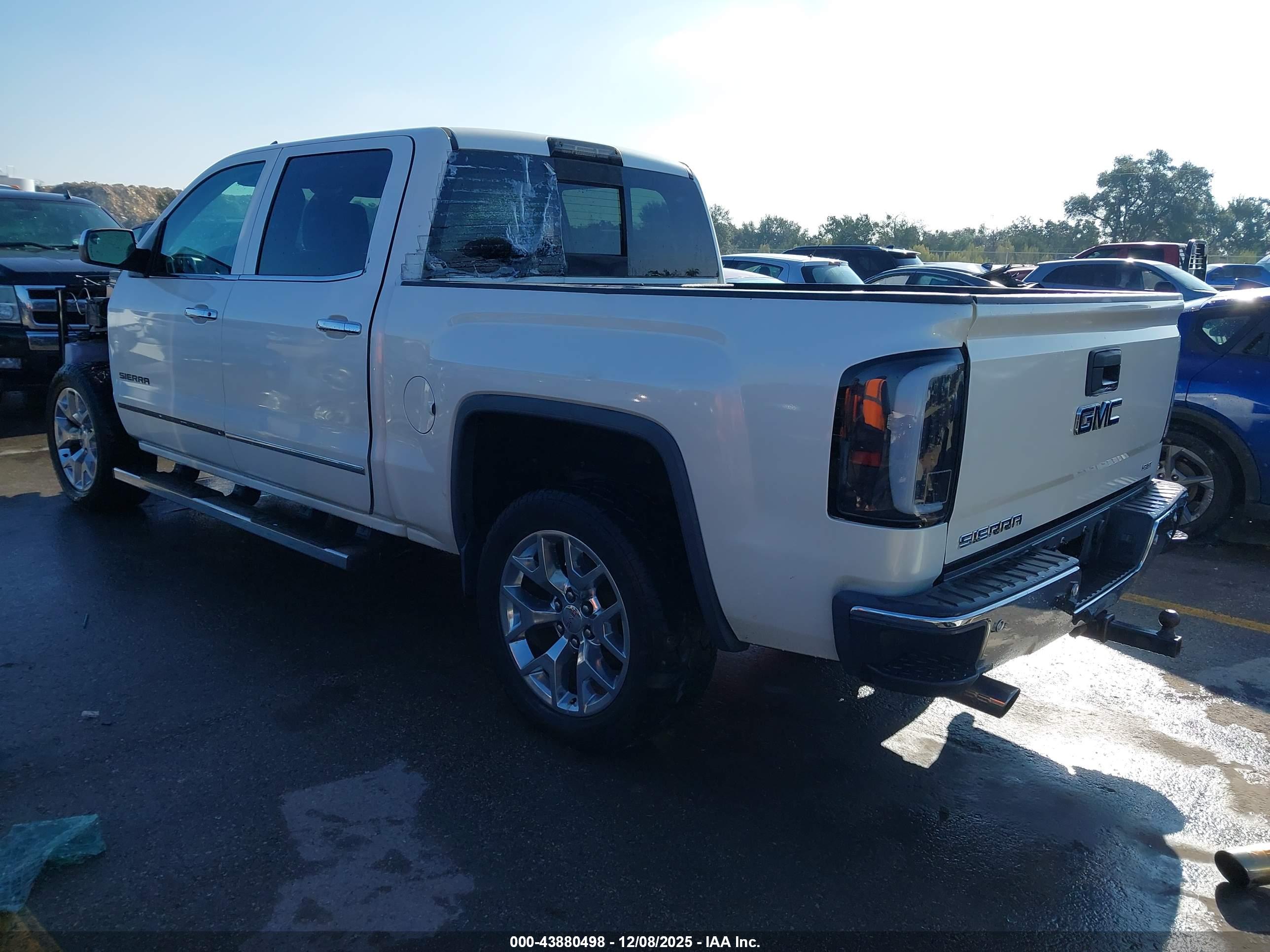 GMC SIERRA image 3