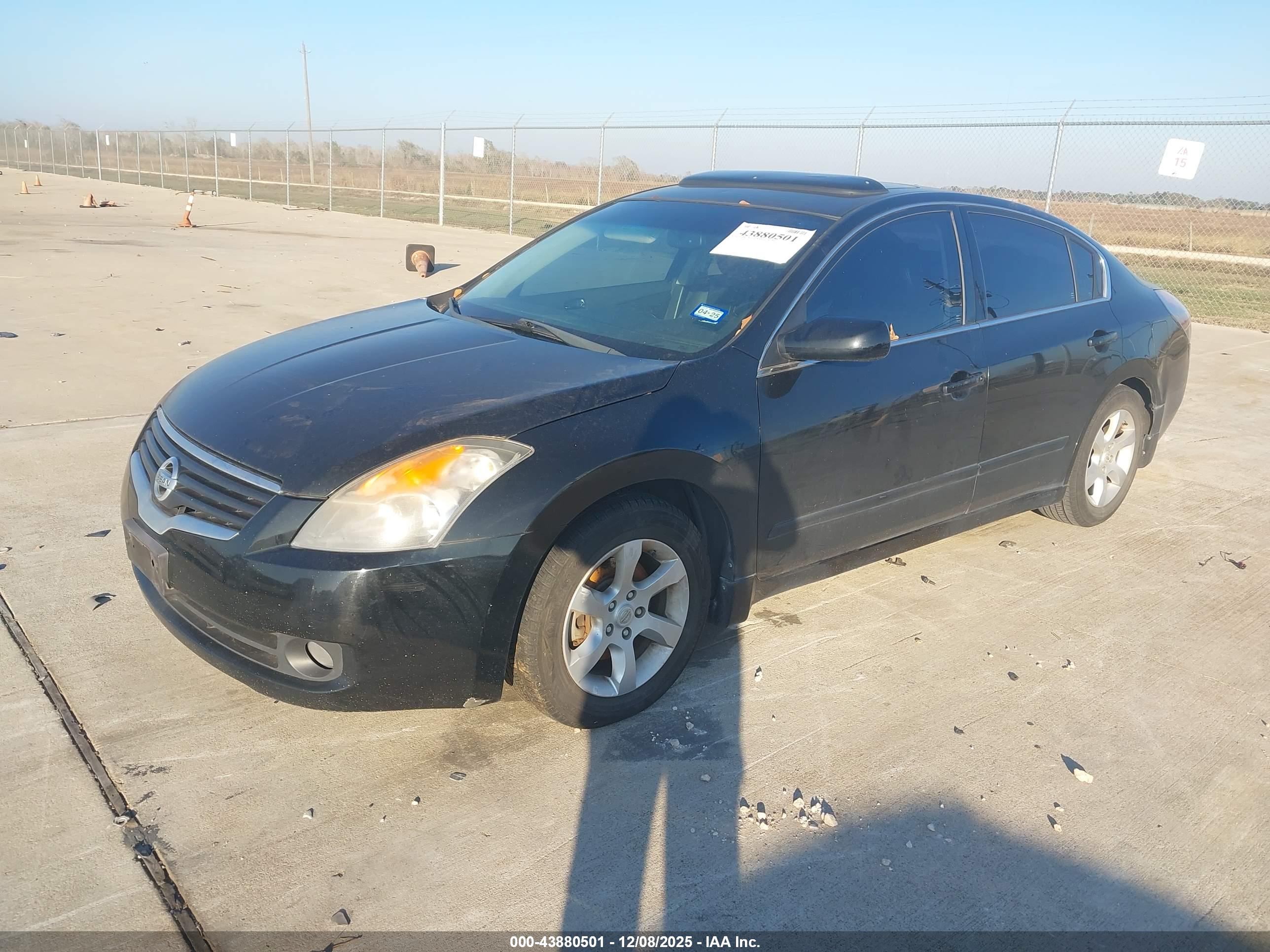 NISSAN ALTIMA image 2