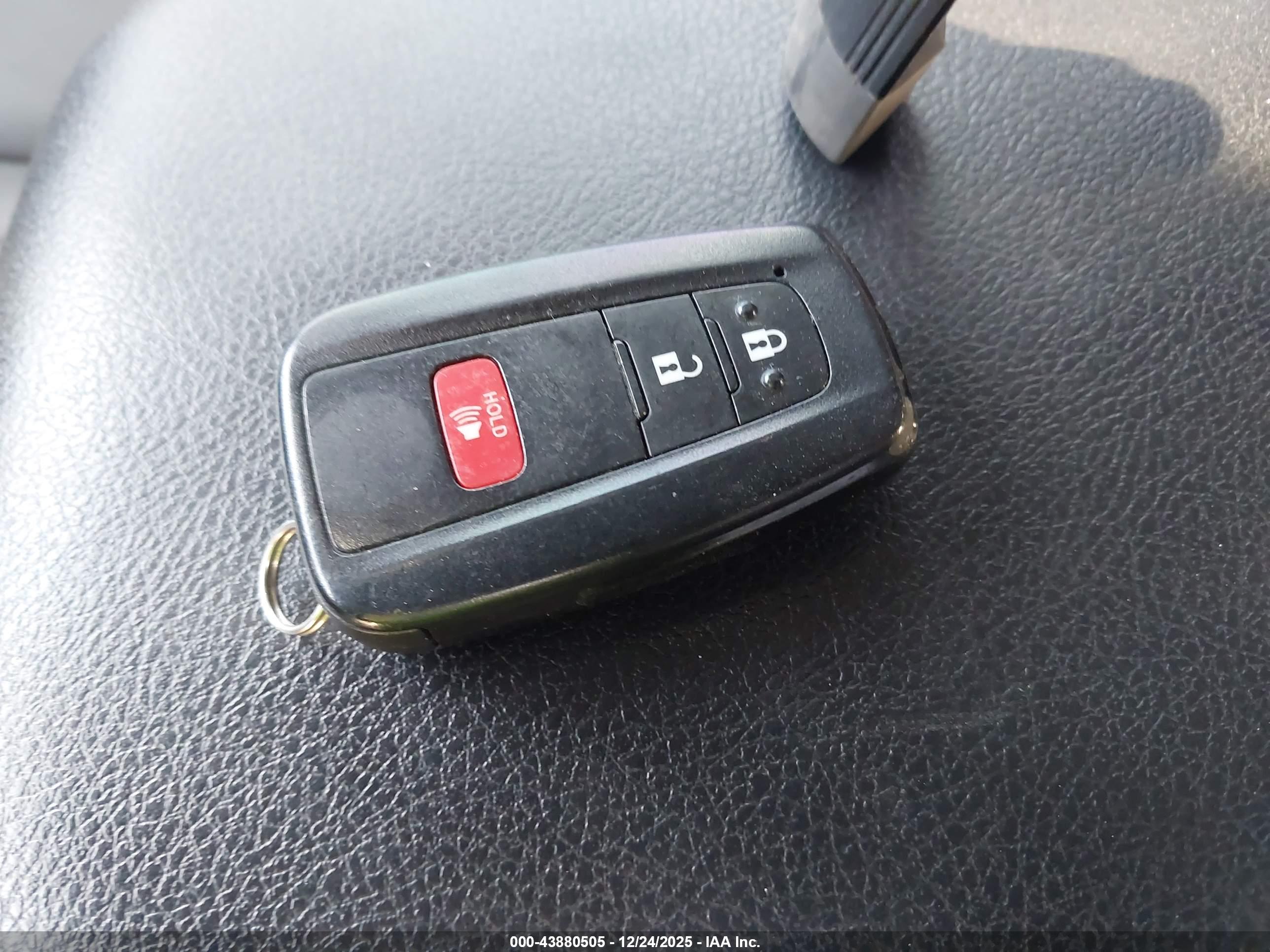 TOYOTA 4RUNNER image 11