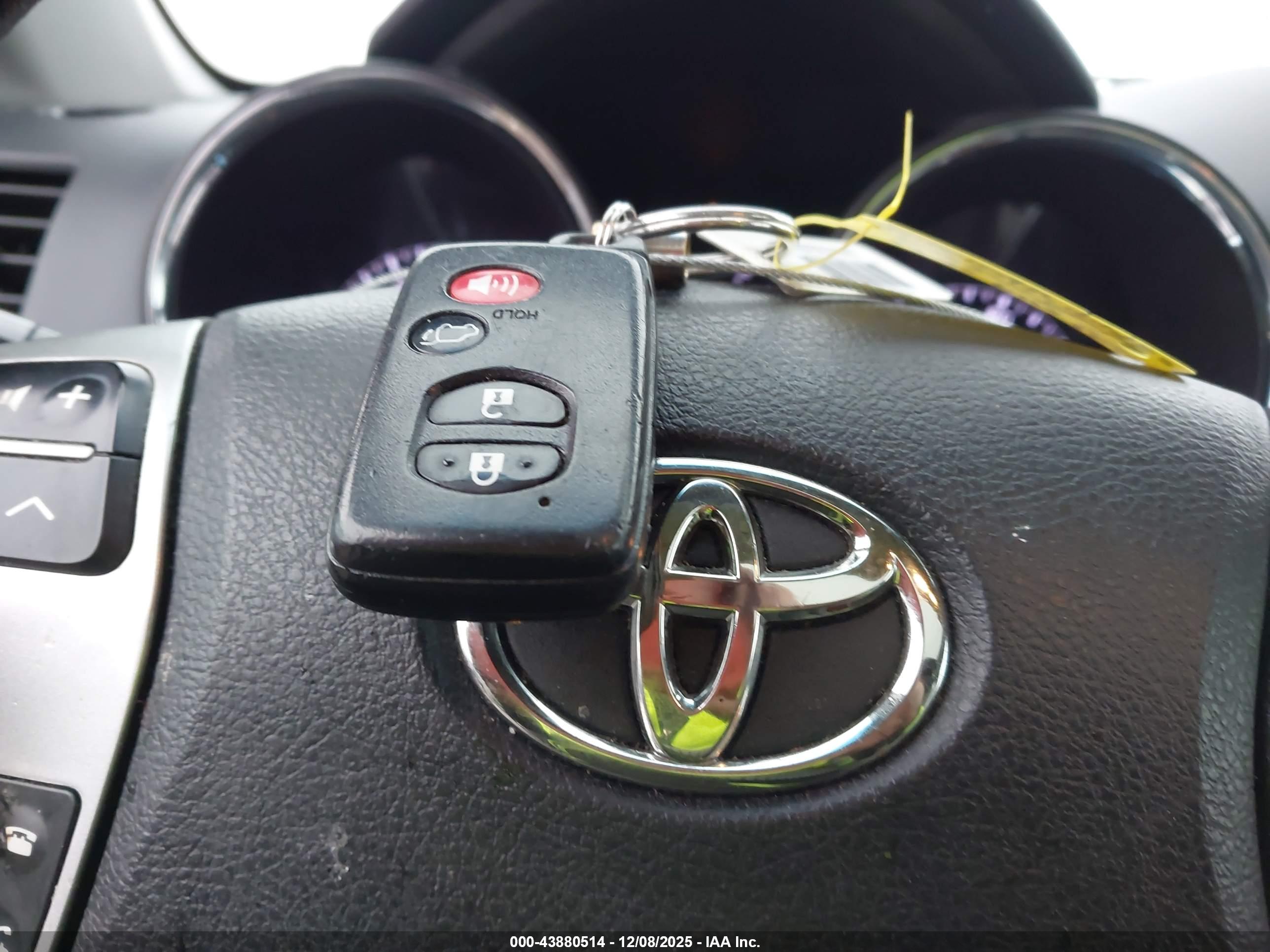 TOYOTA HIGHLANDER image 11