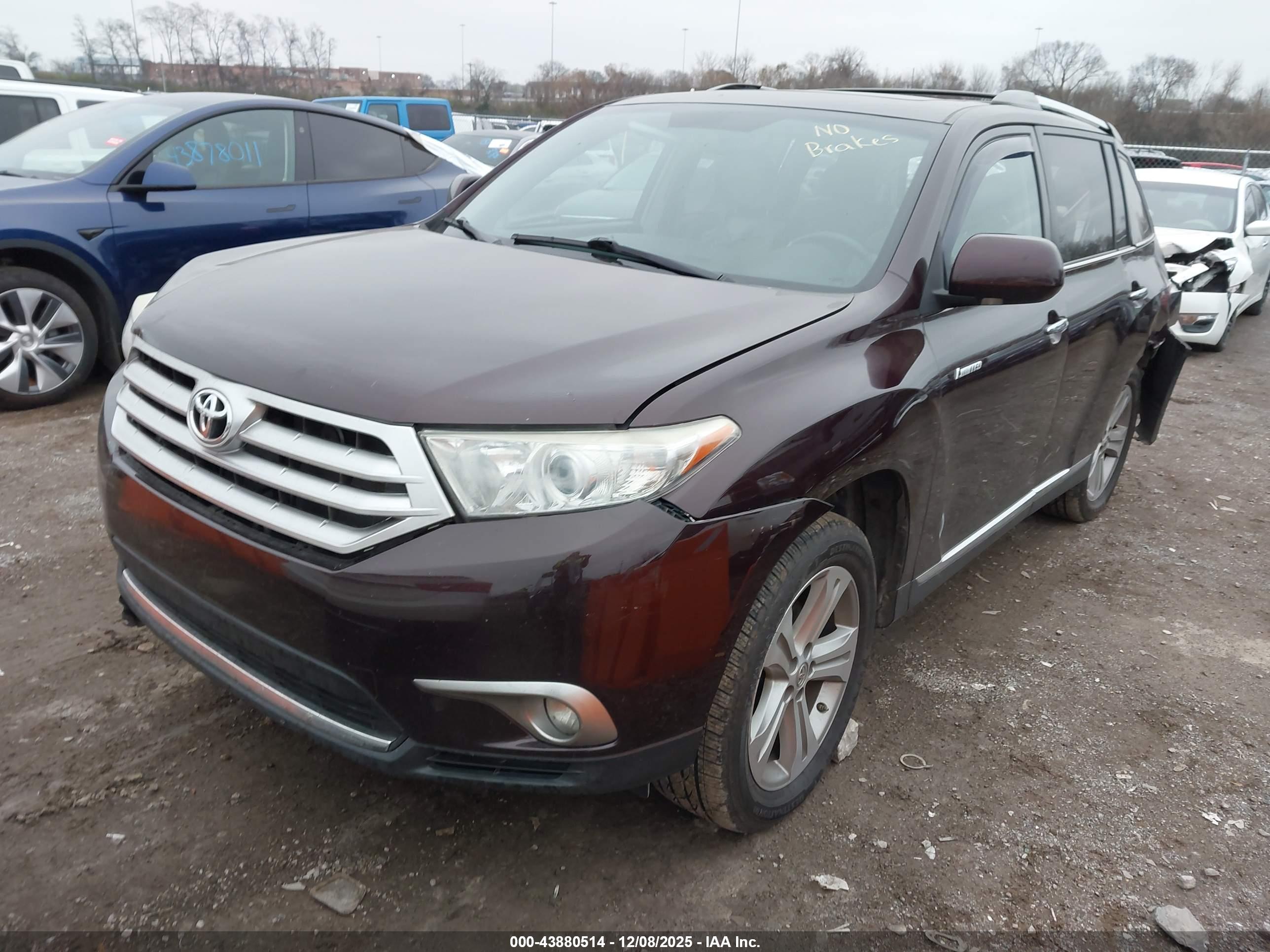 TOYOTA HIGHLANDER image 2