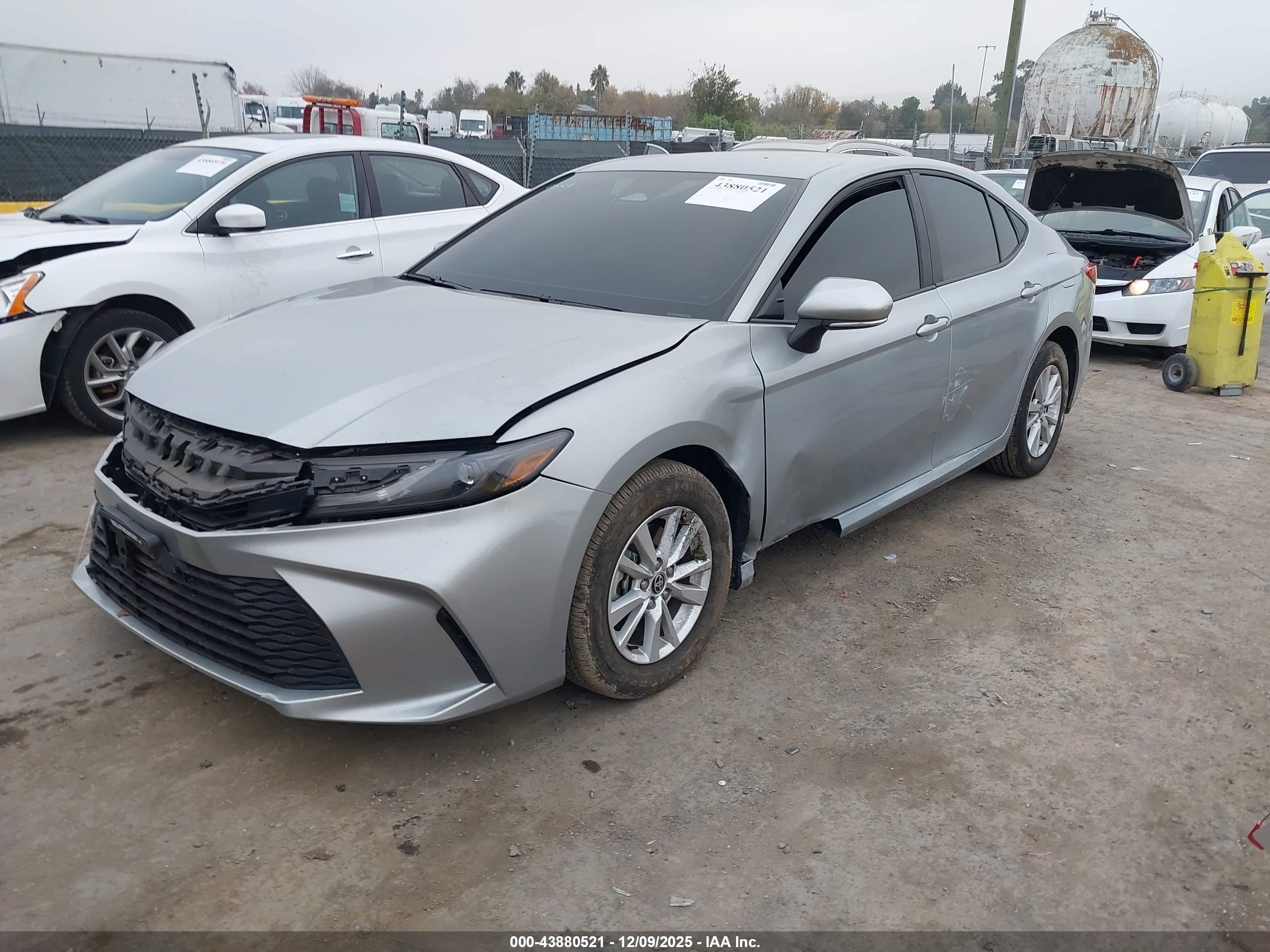 TOYOTA CAMRY image 2