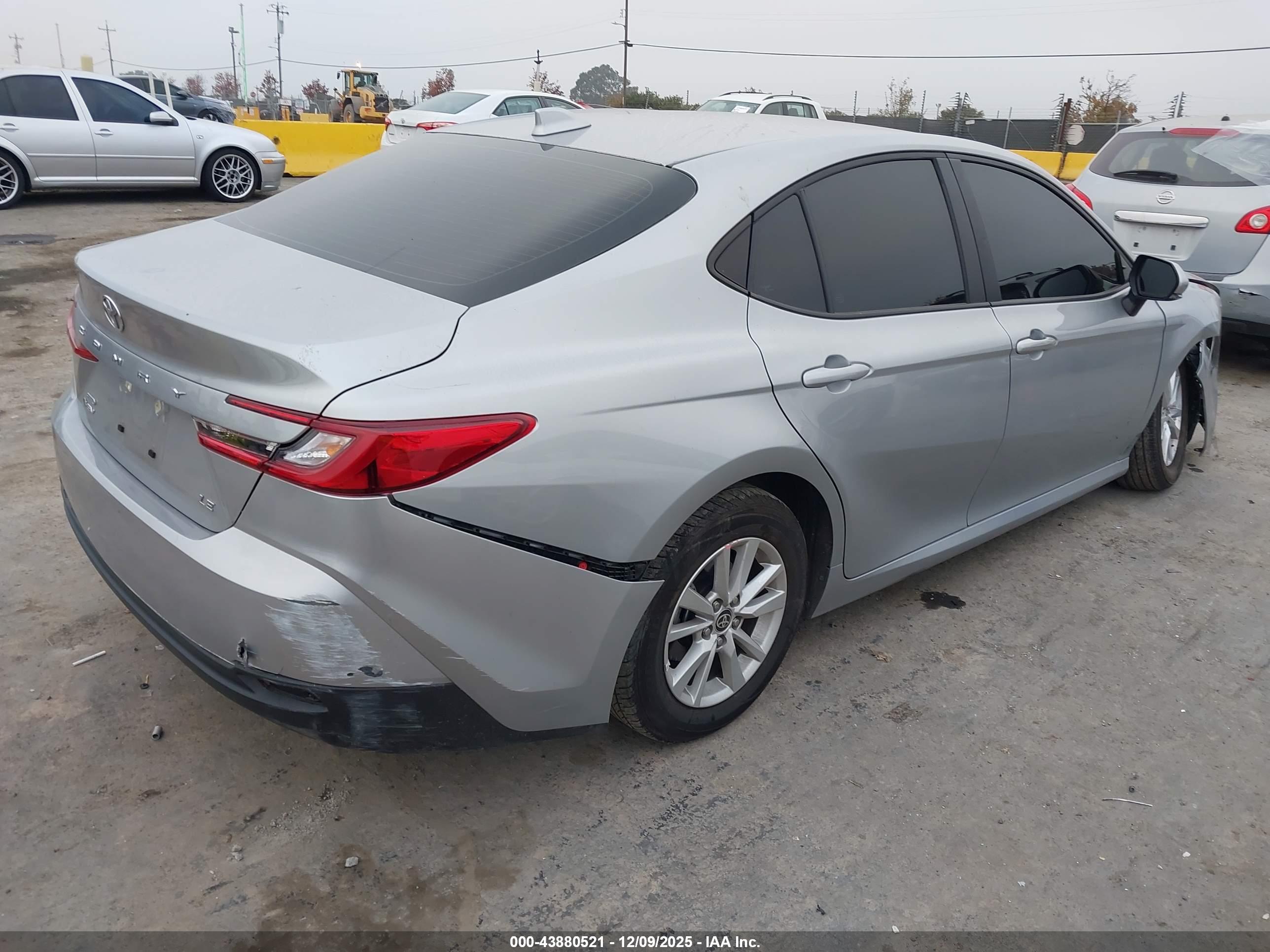 TOYOTA CAMRY image 4