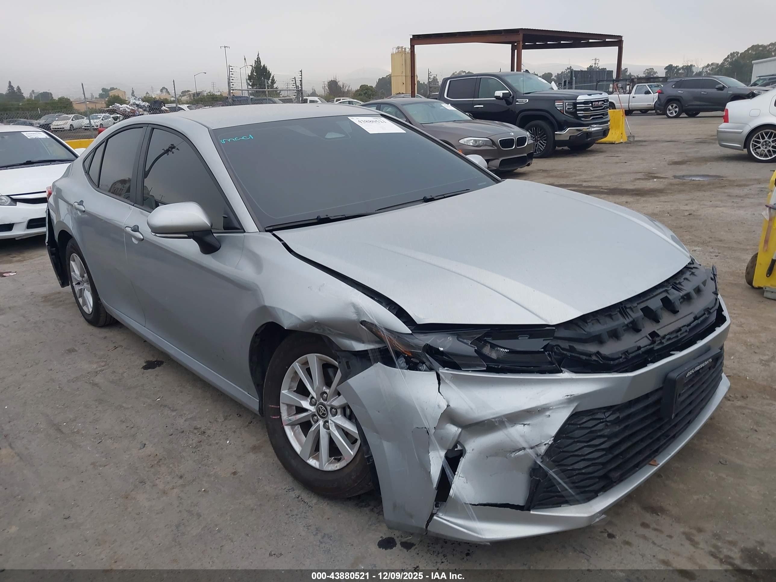 TOYOTA CAMRY image 6