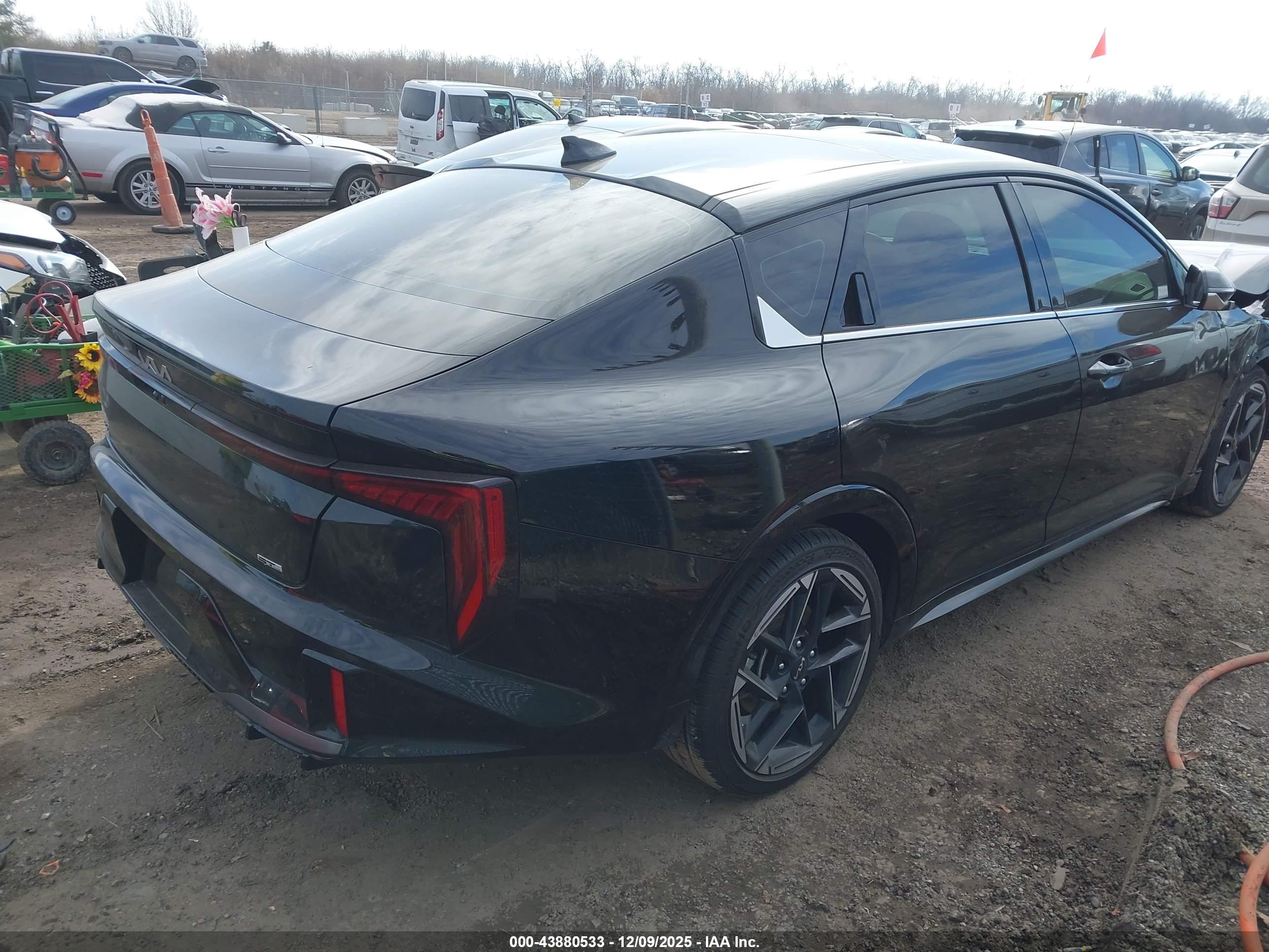KIA K4 image 4
