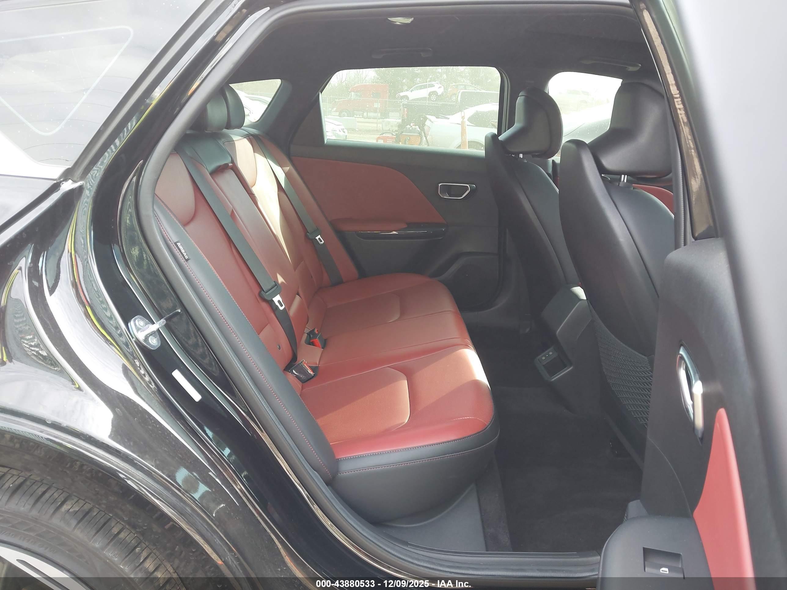 KIA K4 image 8