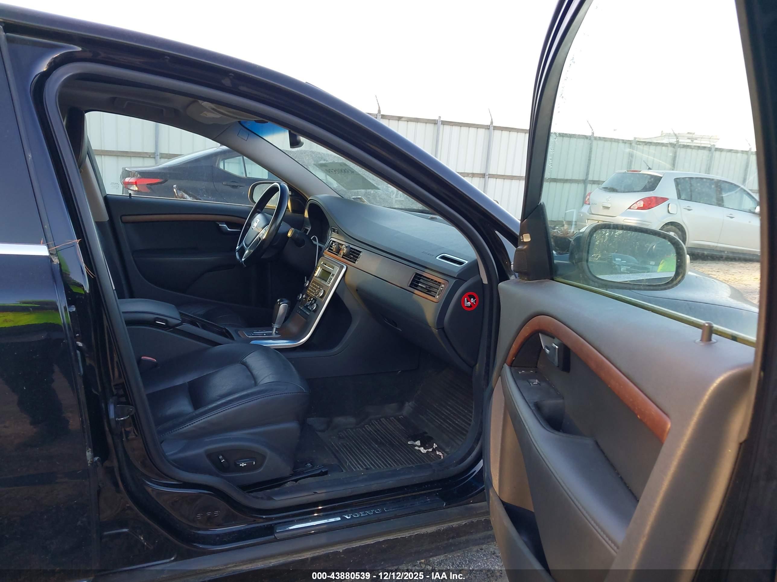 VOLVO S80 image 5