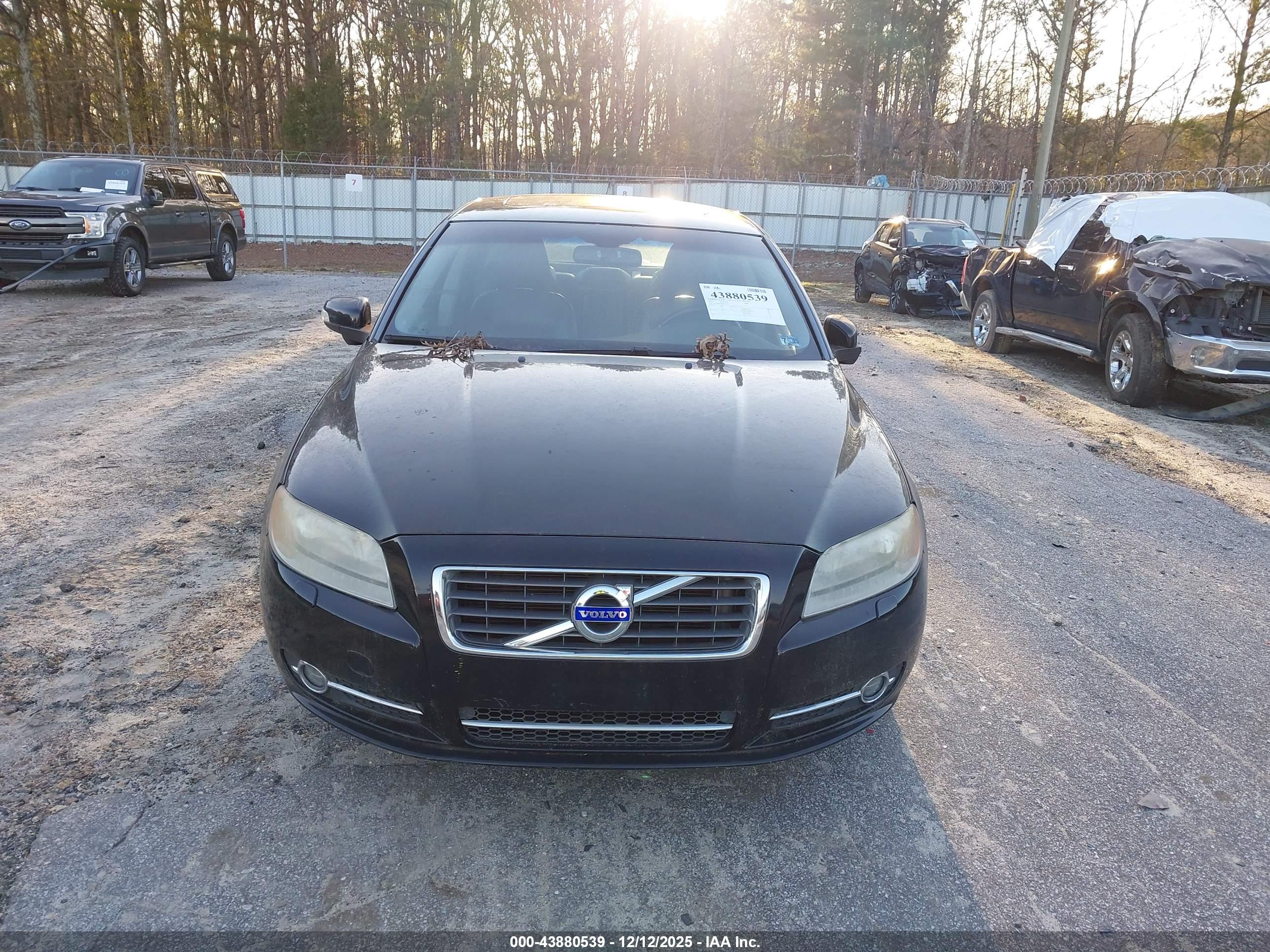VOLVO S80 image 6