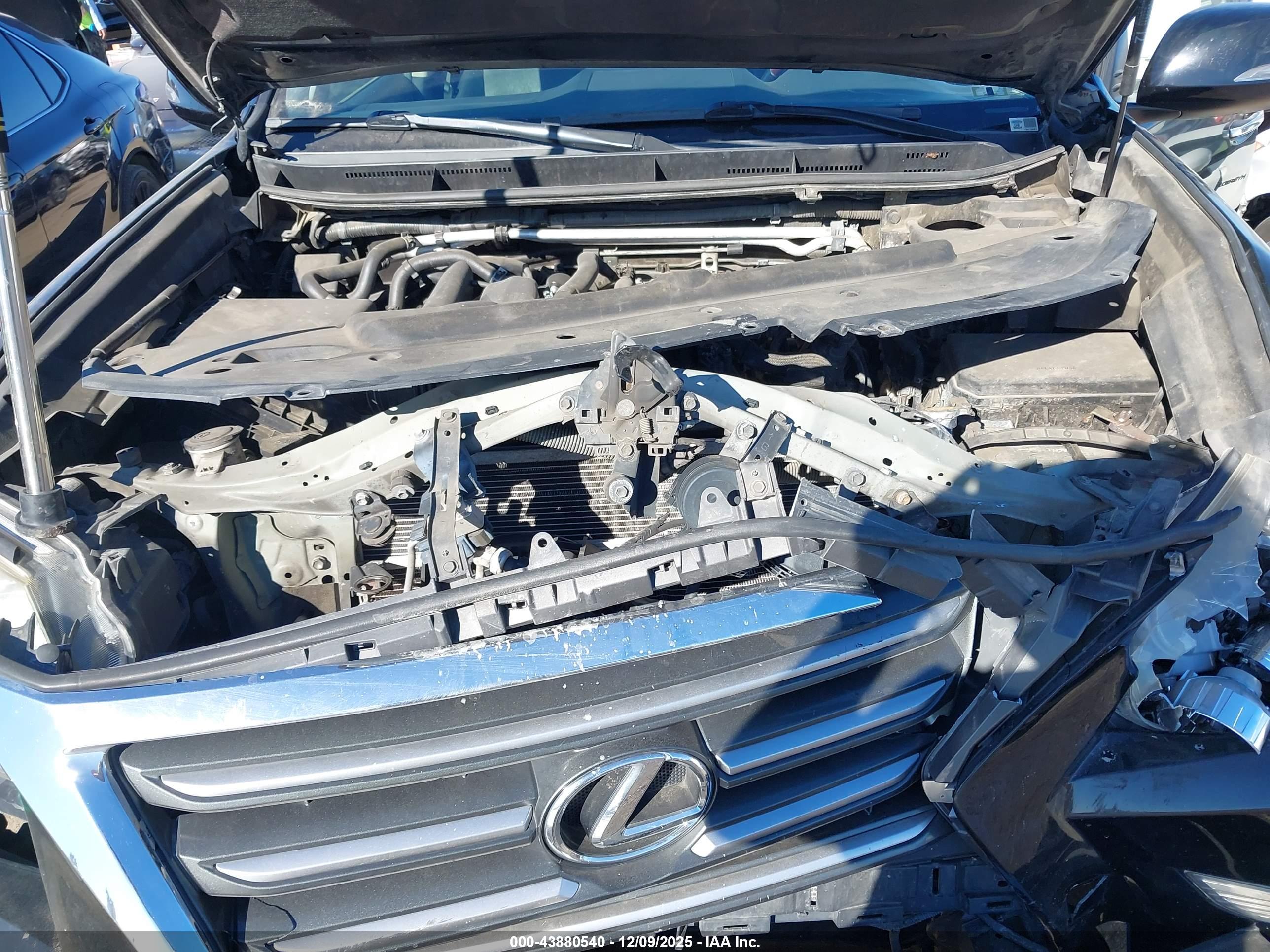 LEXUS GX image 10