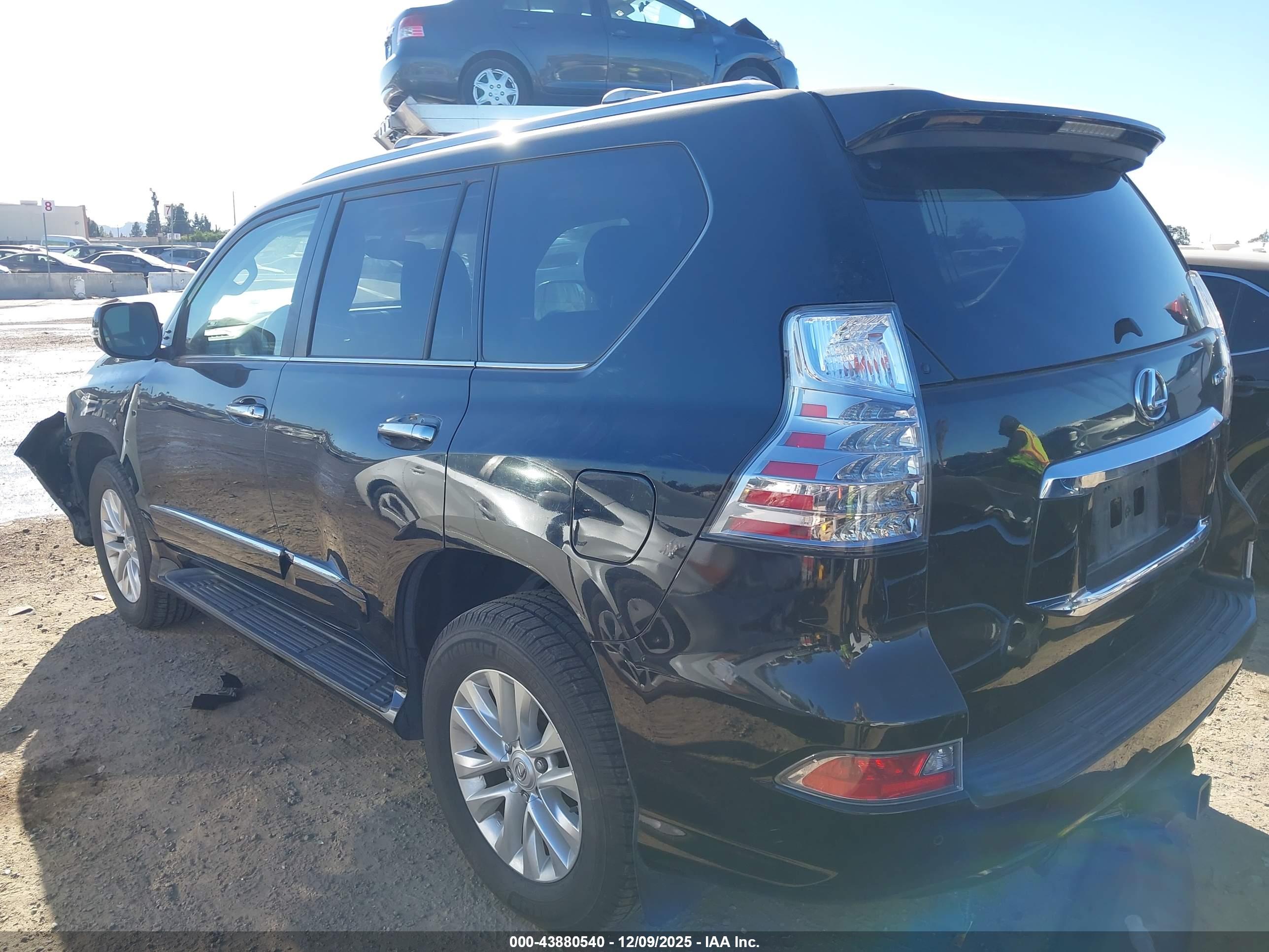 LEXUS GX image 3
