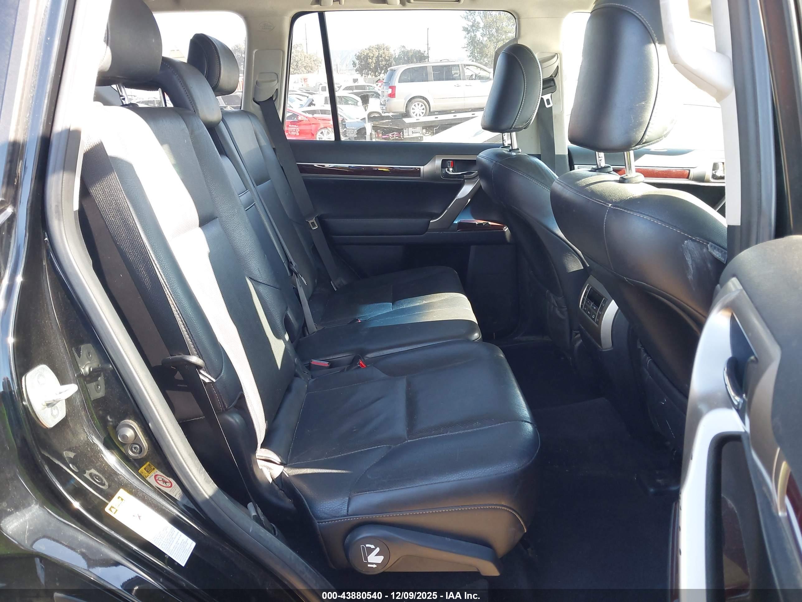 LEXUS GX image 8