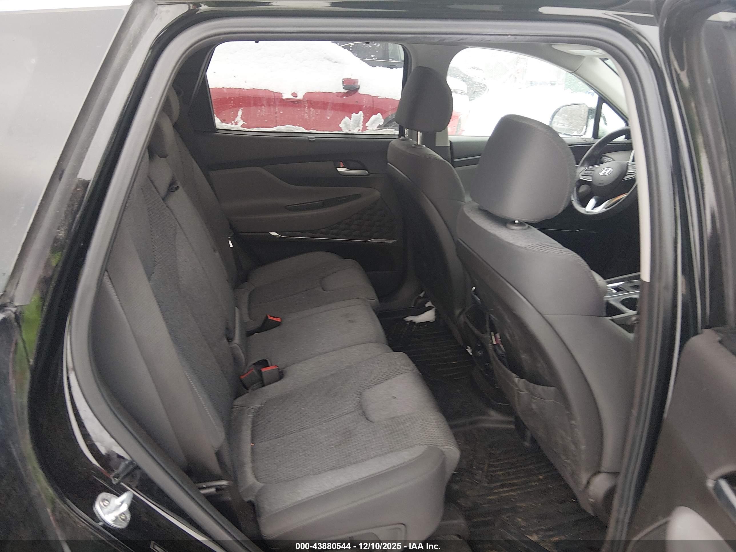 HYUNDAI SANTA image 8