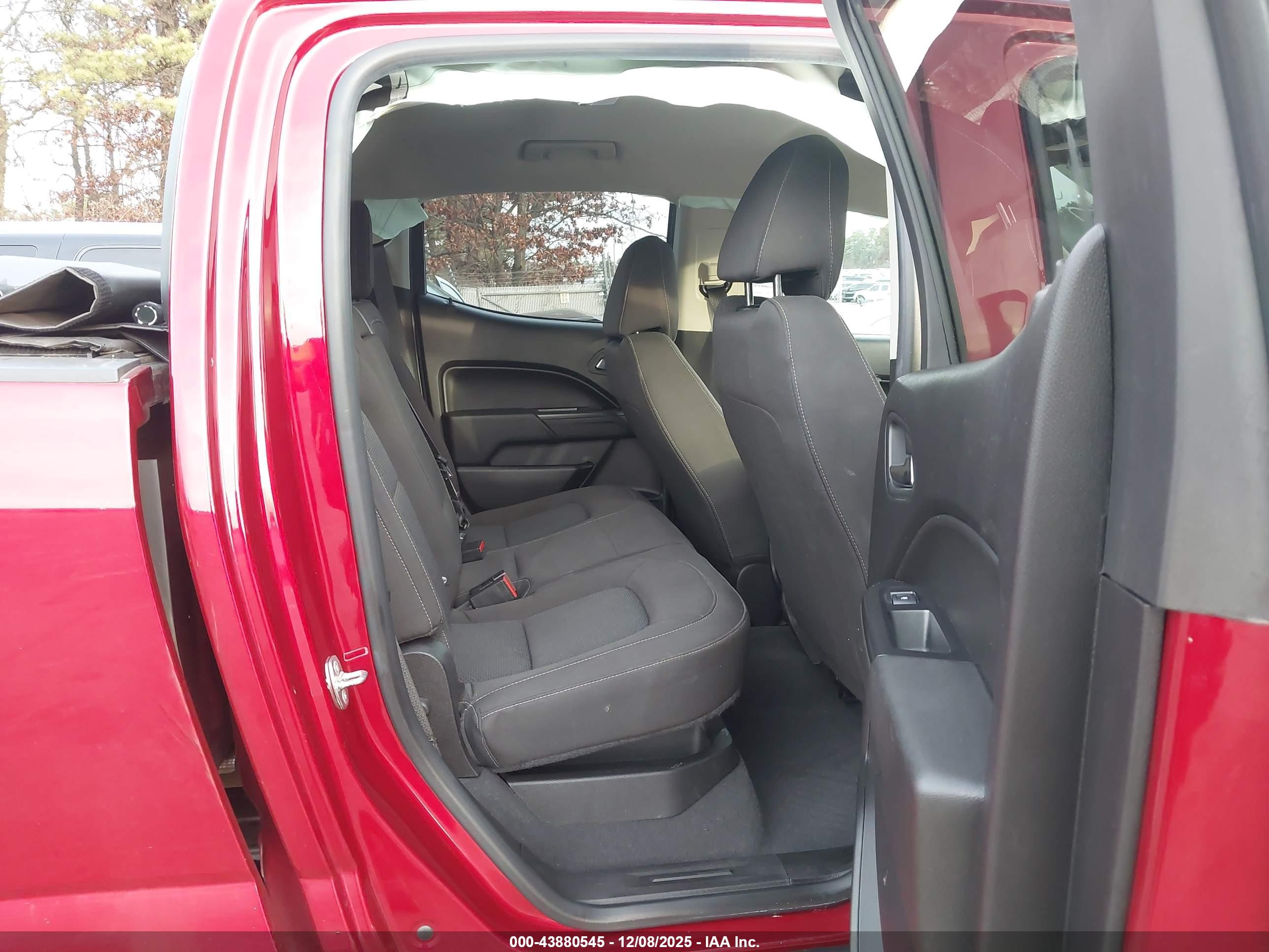 CHEVROLET COLORADO image 8