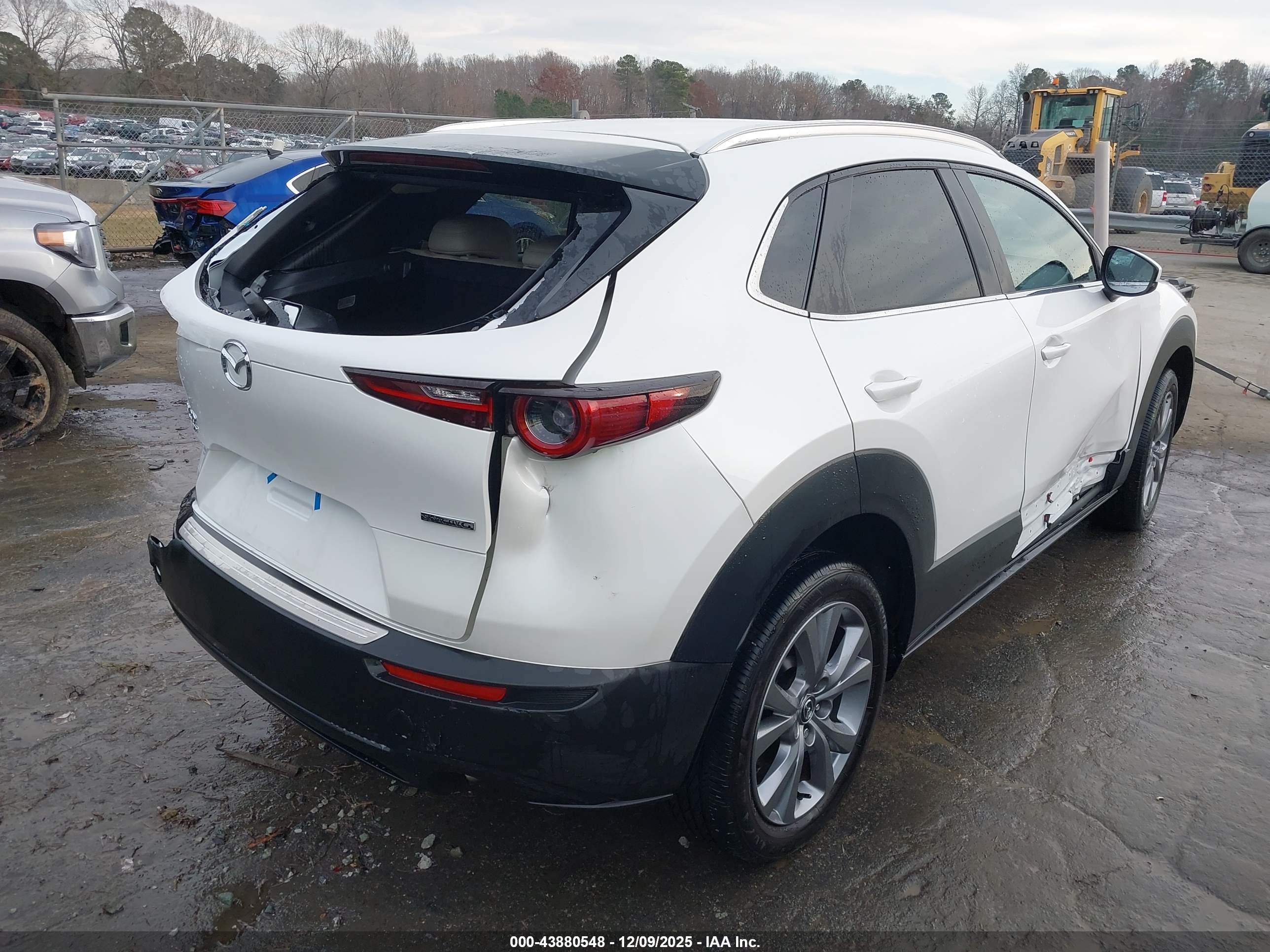 MAZDA CX-30 image 4