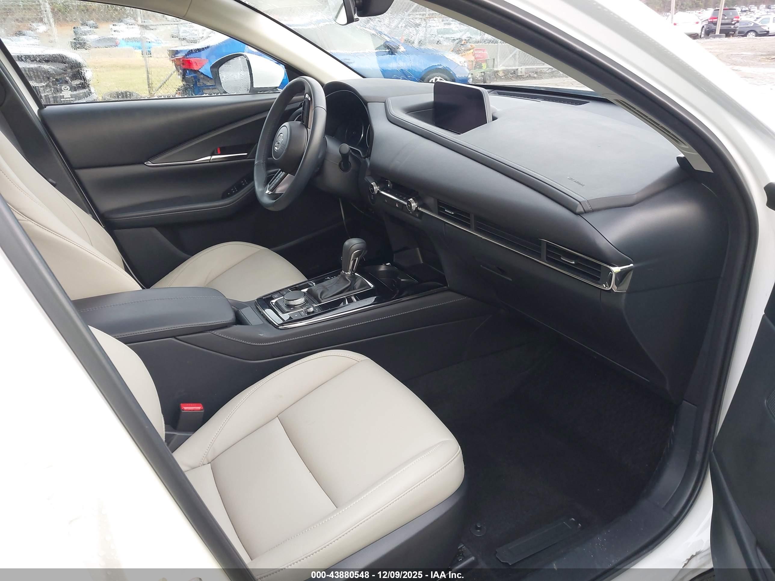 MAZDA CX-30 image 5