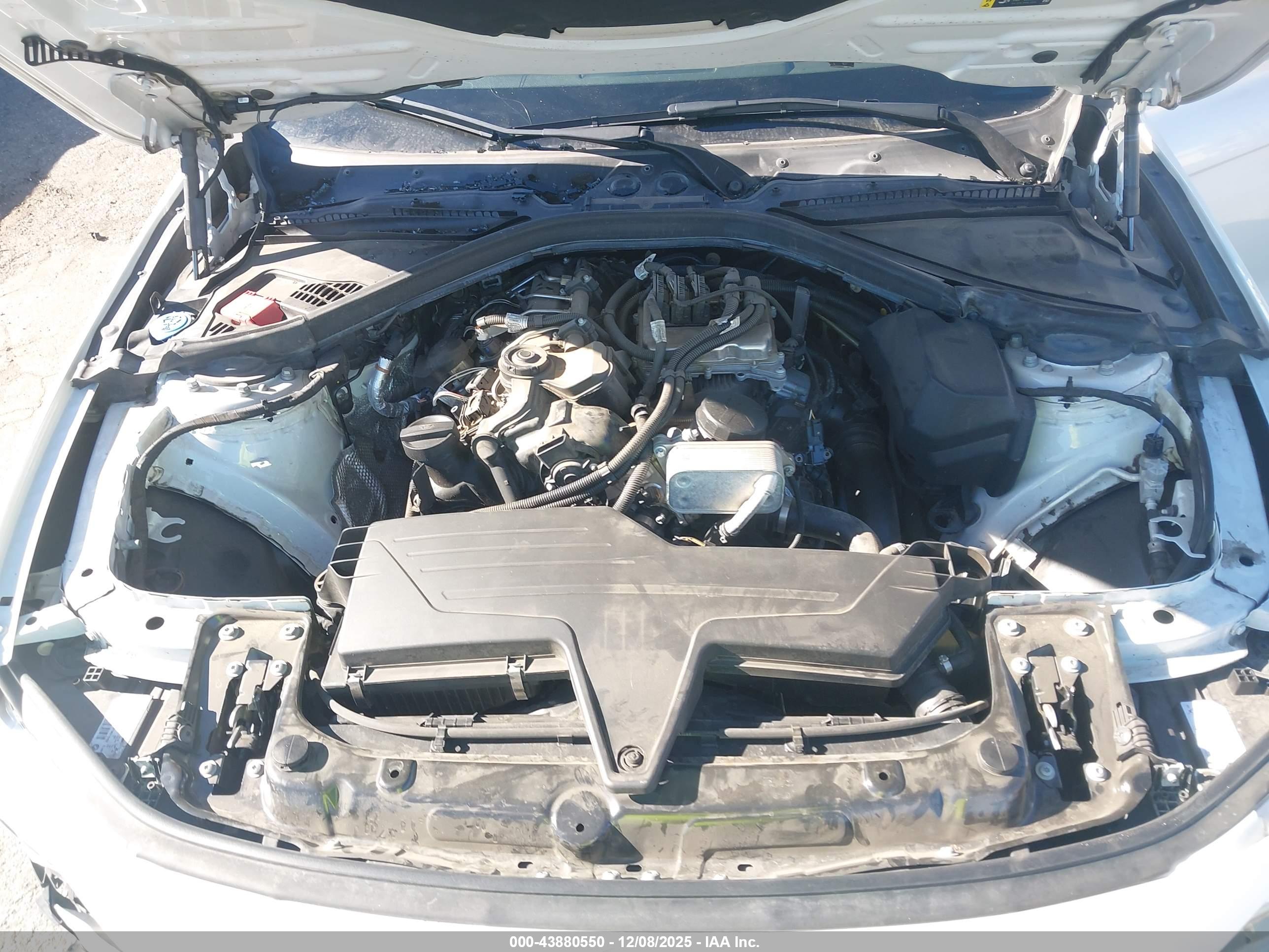 BMW 320I image 10