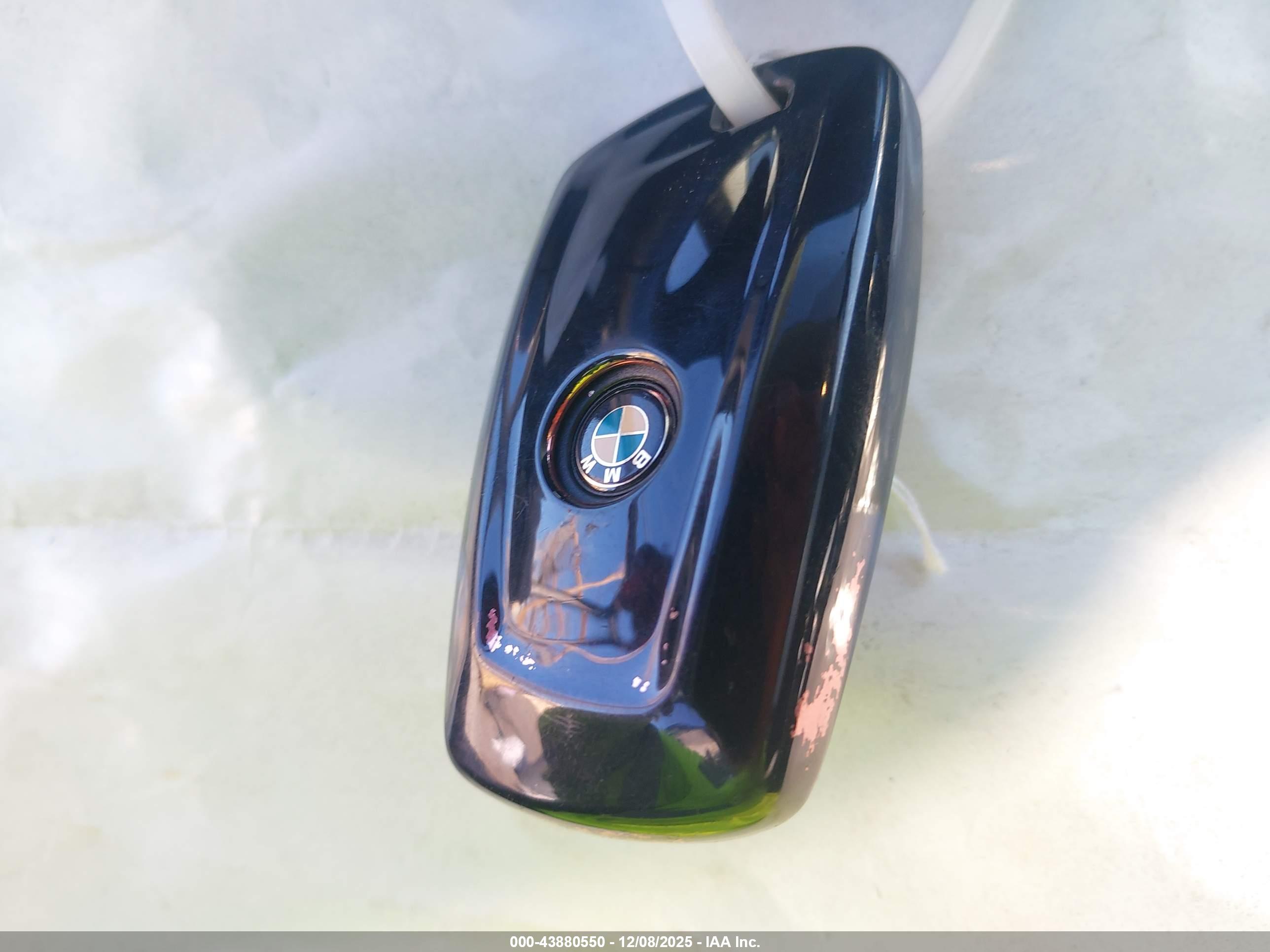 BMW 320I image 11