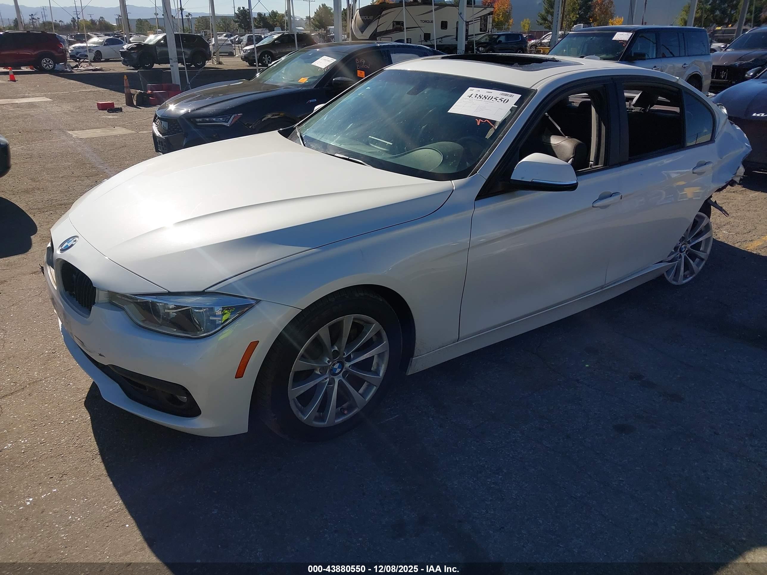 BMW 320I image 2
